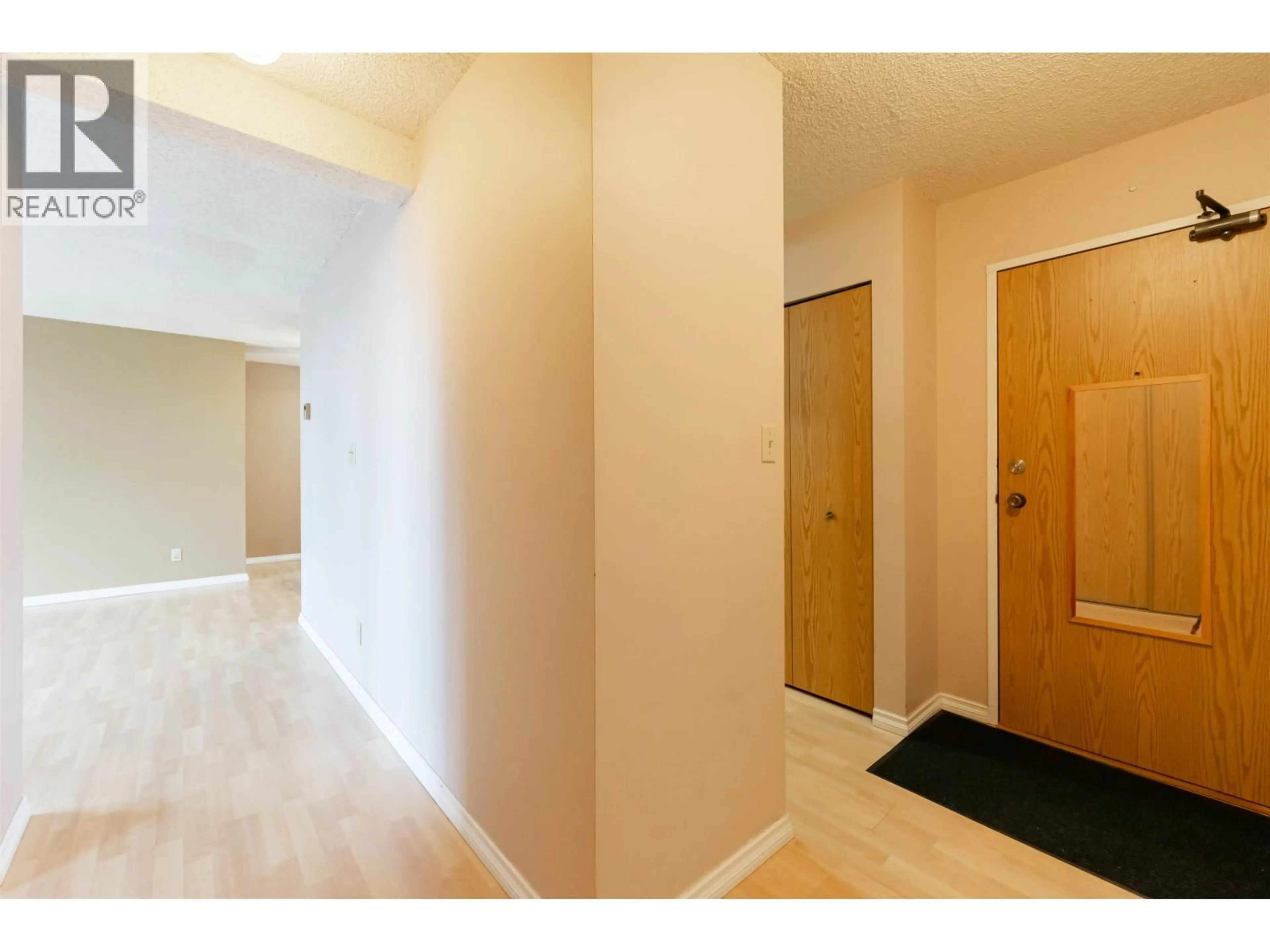 Indoor entryway for 1405 - 9595 ERICKSON DRIVE, Burnaby British Columbia V3J7N9