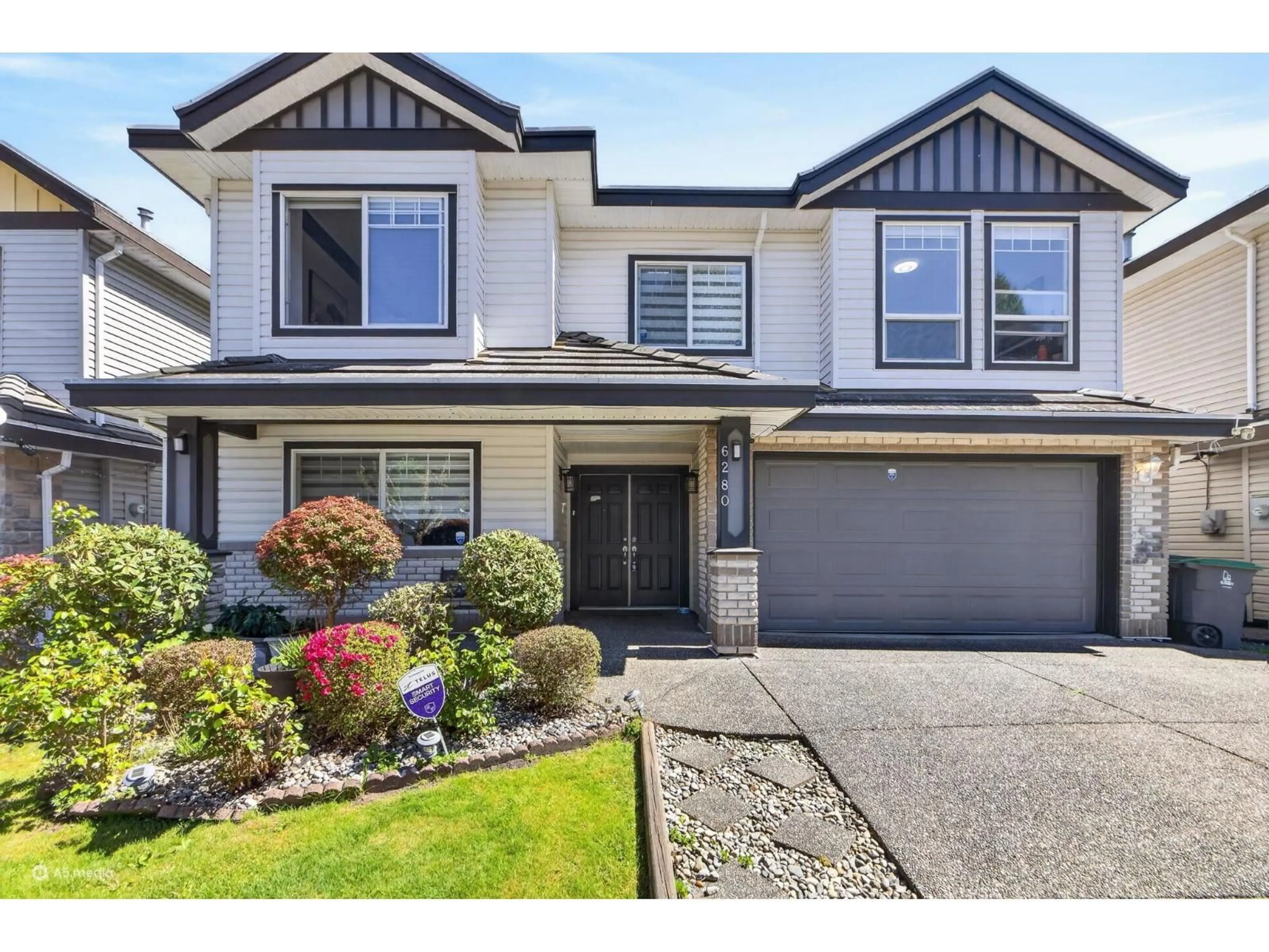 Home with vinyl exterior material, street for 6280 137B STREET, Surrey British Columbia V3X3R1
