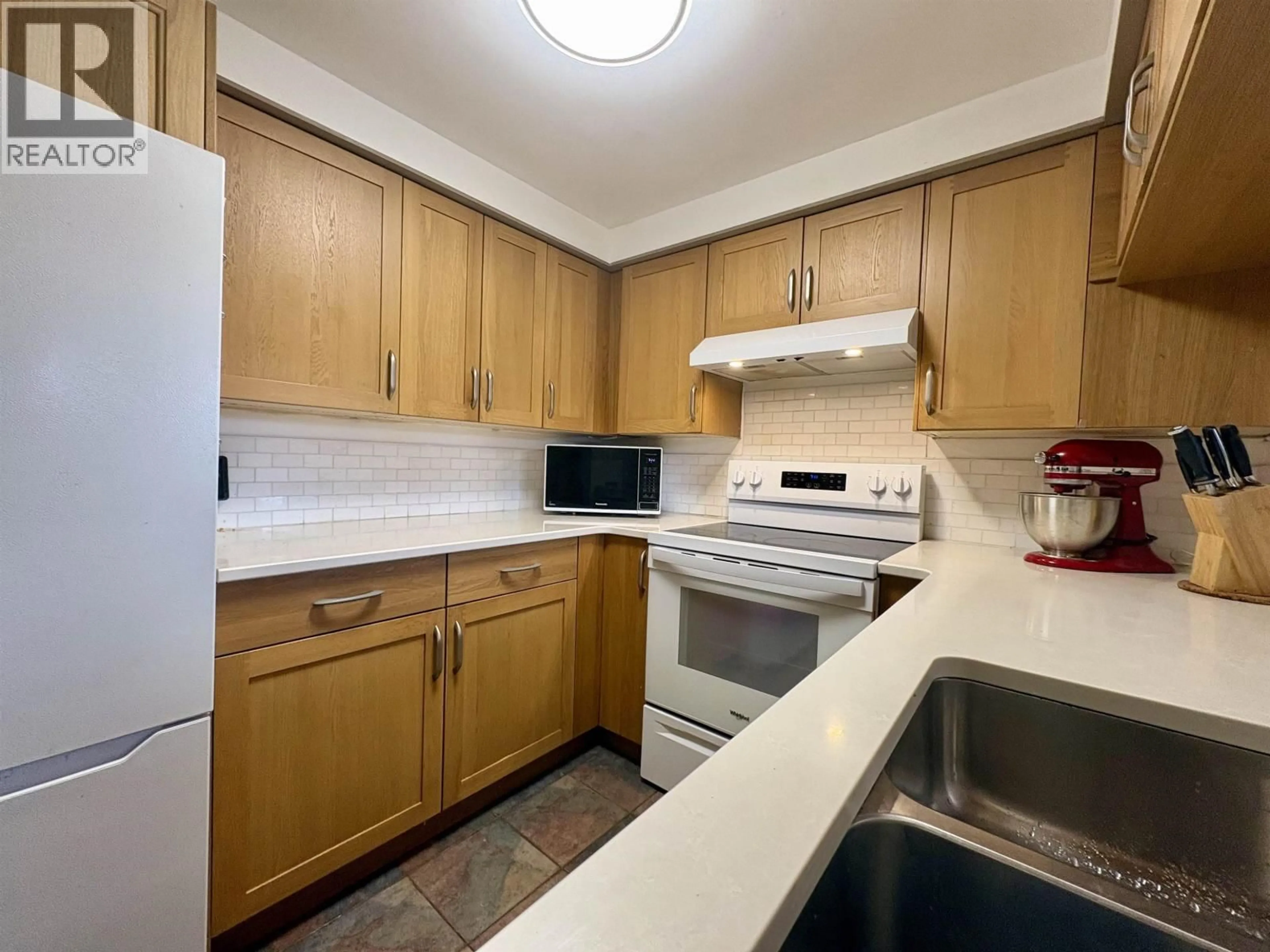 Standard kitchen, unknown for 2 - 6360 LYNAS LANE, Richmond British Columbia V7C5C9