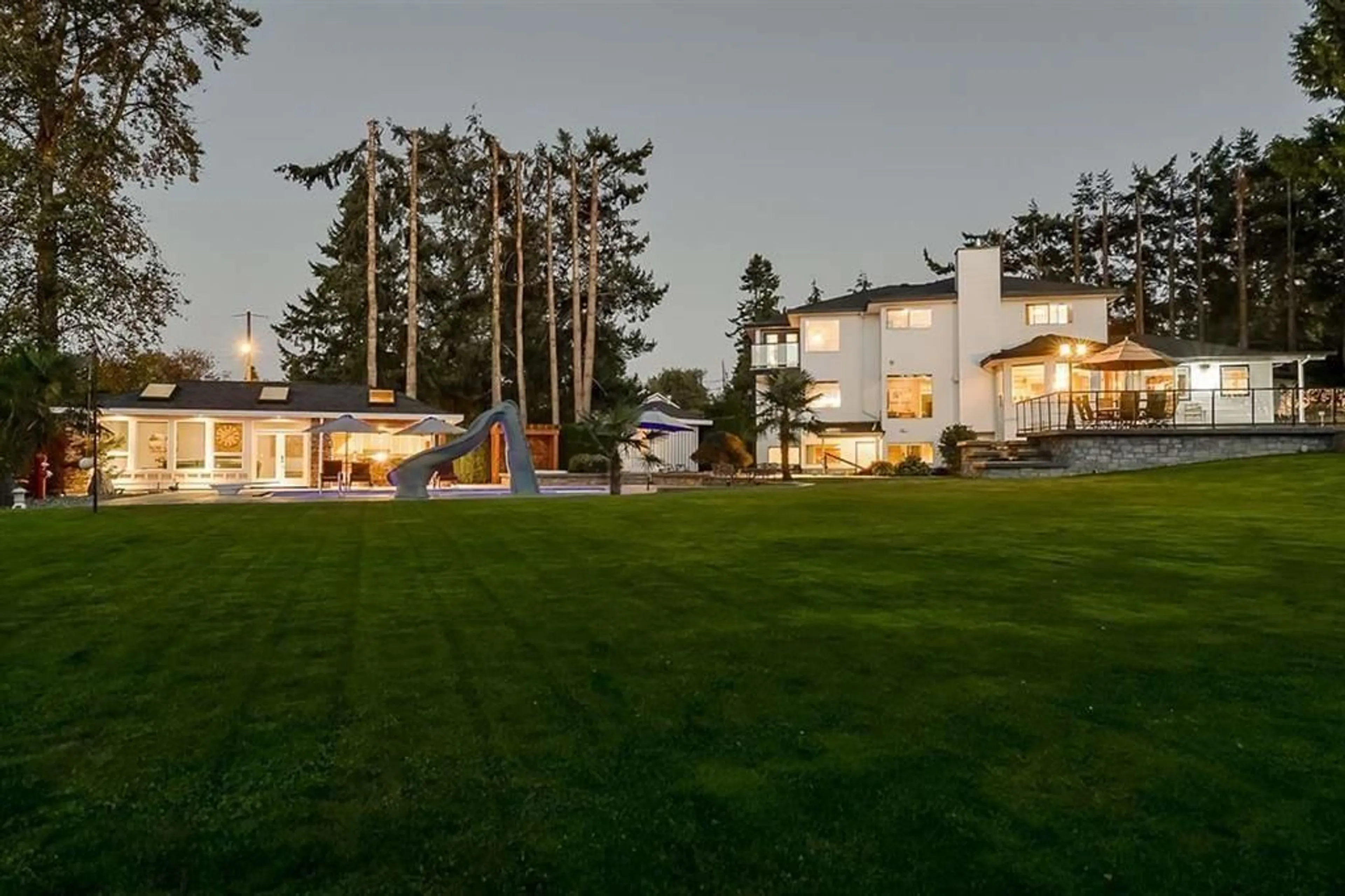 A pic from outside/outdoor area/front of a property/back of a property/a pic from drone, unknown for 18171 72 AVENUE, Surrey British Columbia V4N3G6