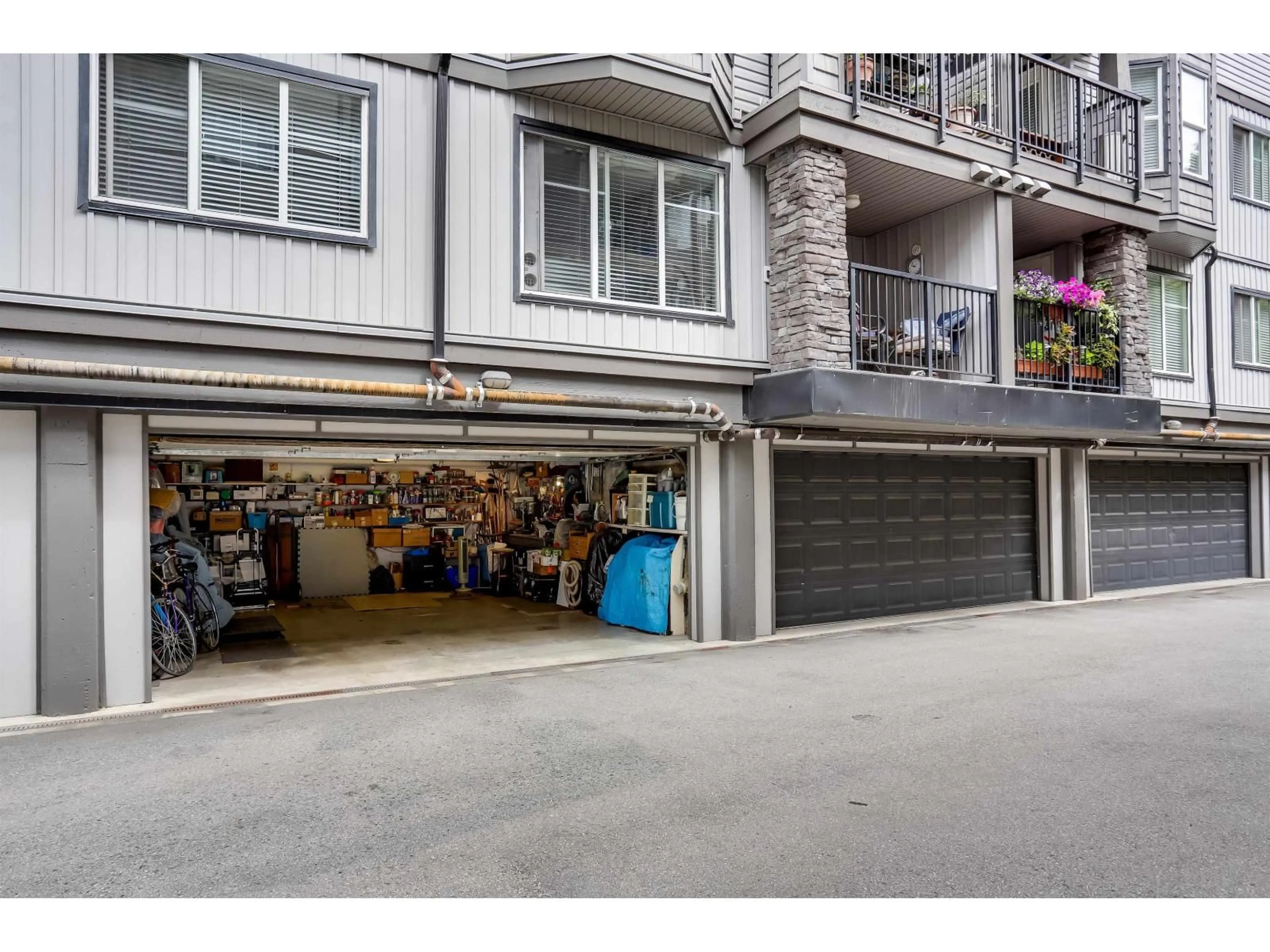 Indoor garage for 102 - 5474 198 STREET, Langley British Columbia V3A1G2