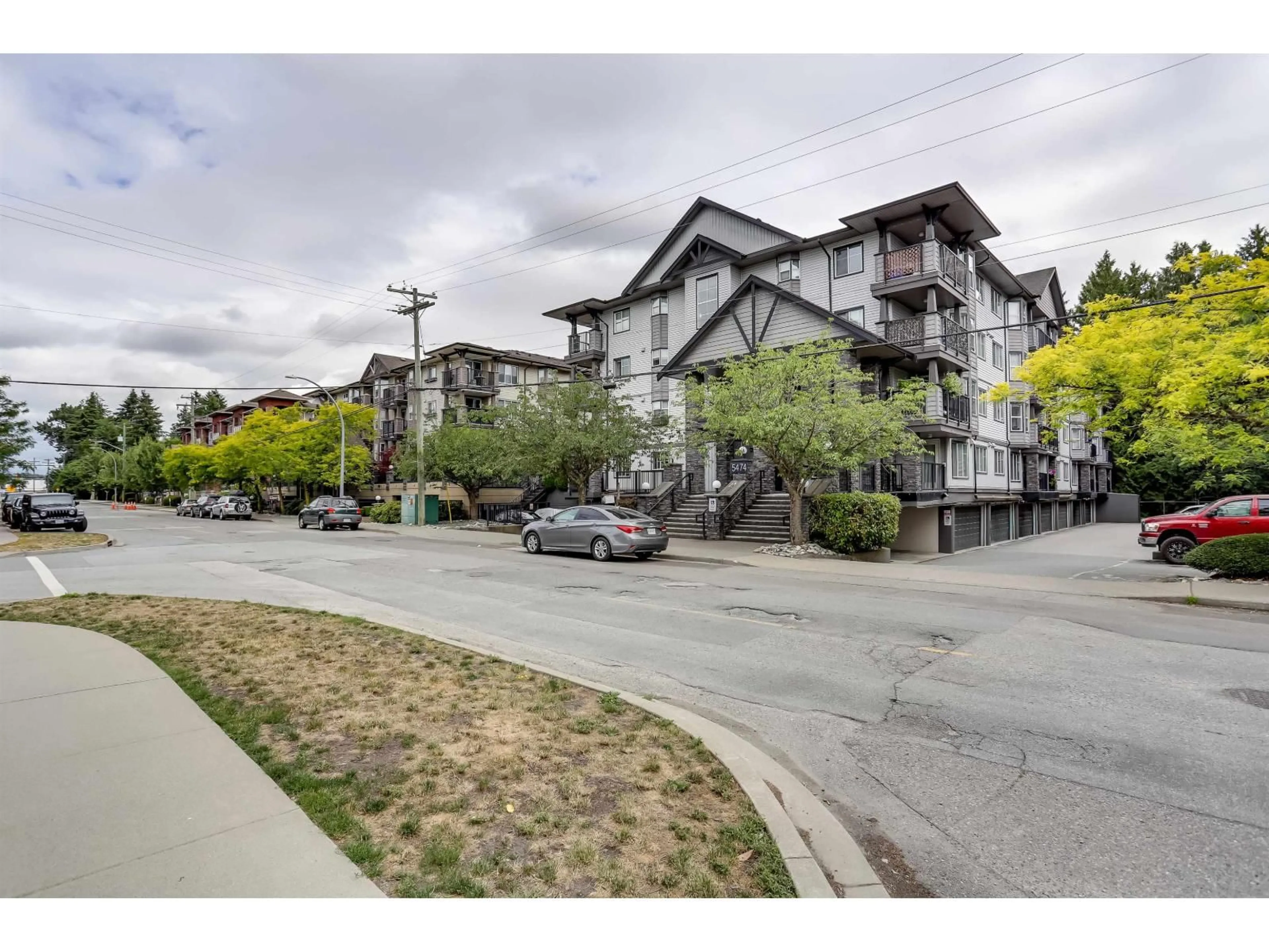 Blurry image for 102 - 5474 198 STREET, Langley British Columbia V3A1G2