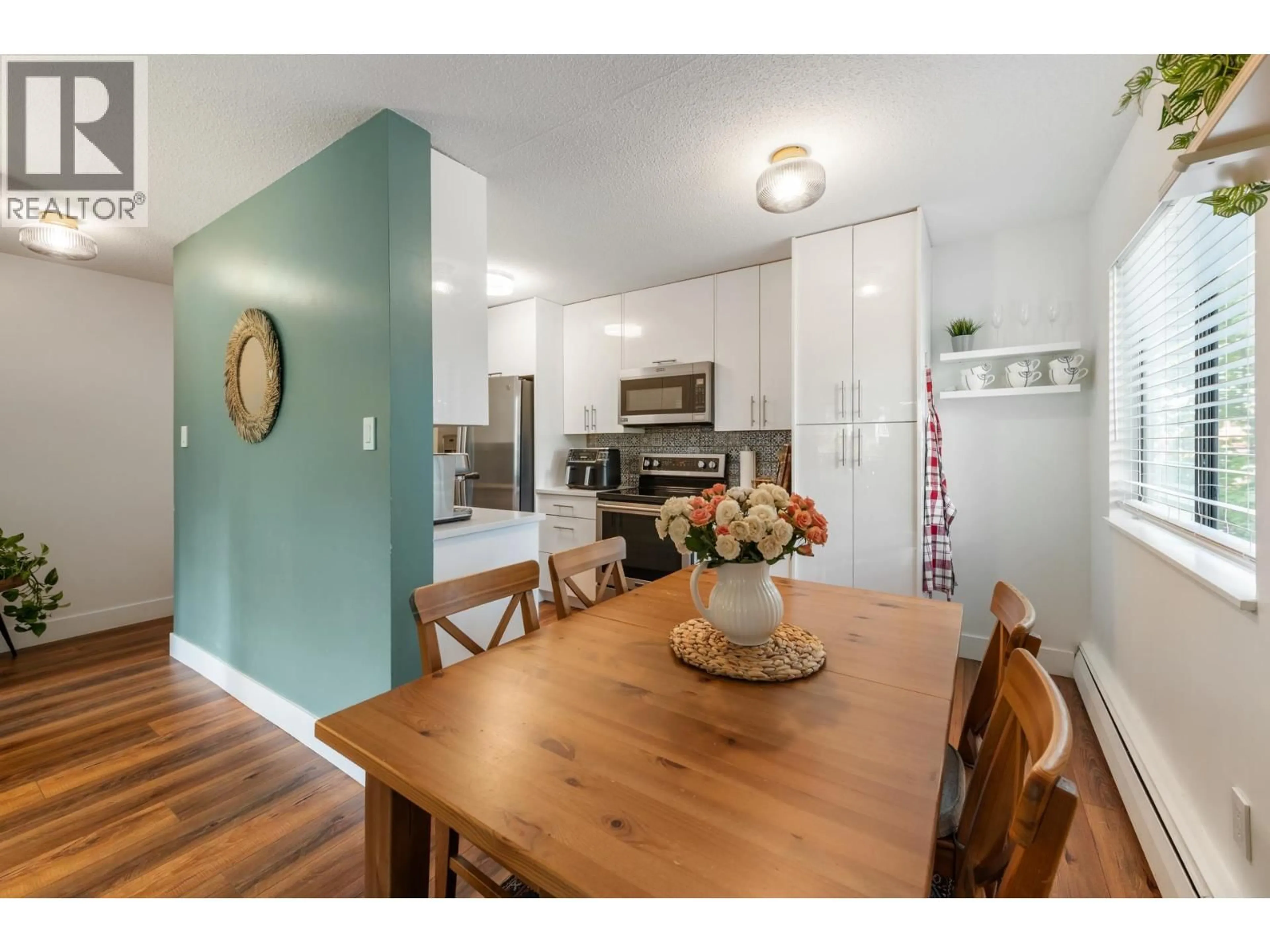Unknown for 204 - 131 4TH STREET, North Vancouver British Columbia V7M3C8