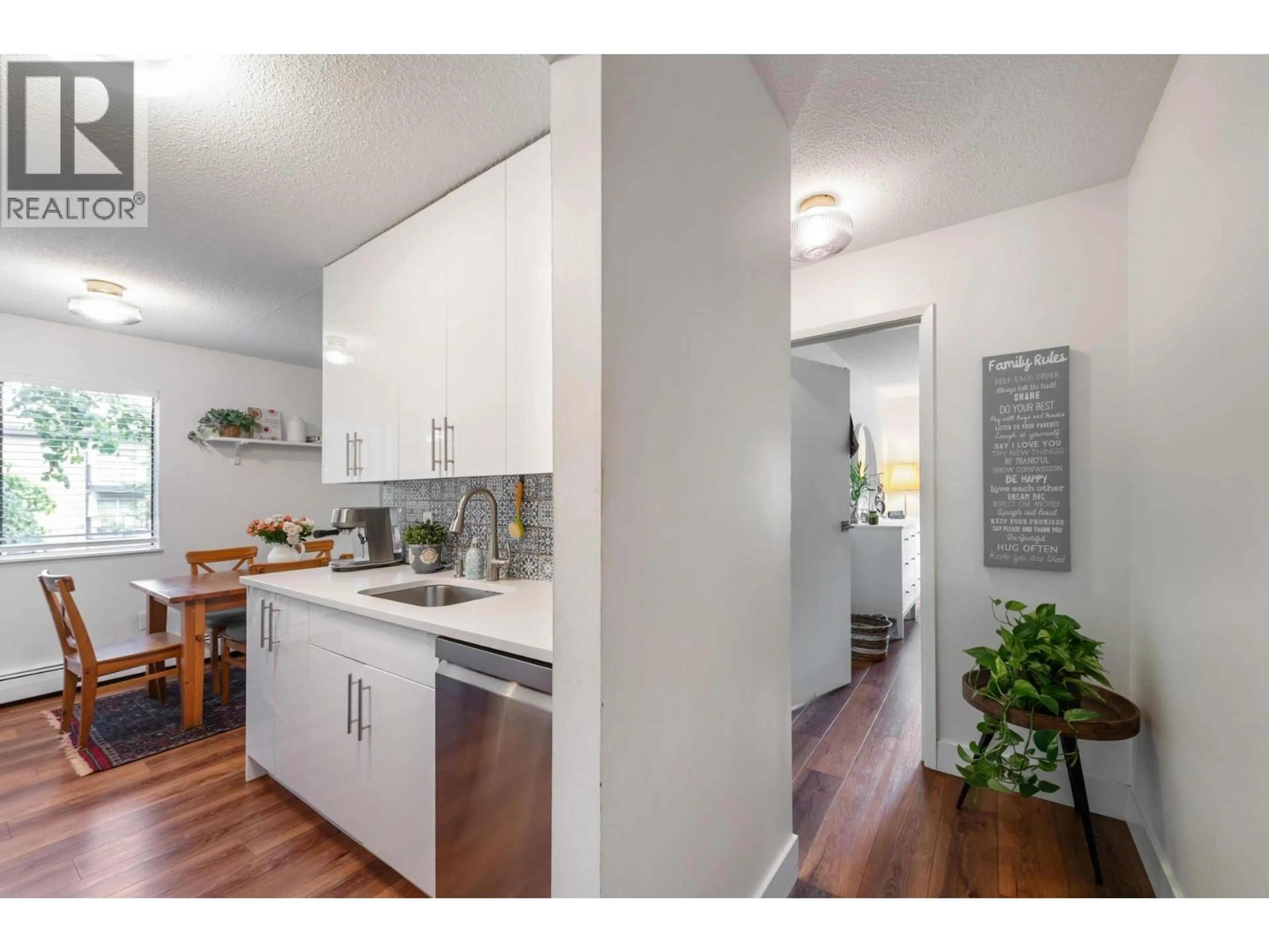 Unknown for 204 - 131 4TH STREET, North Vancouver British Columbia V7M3C8