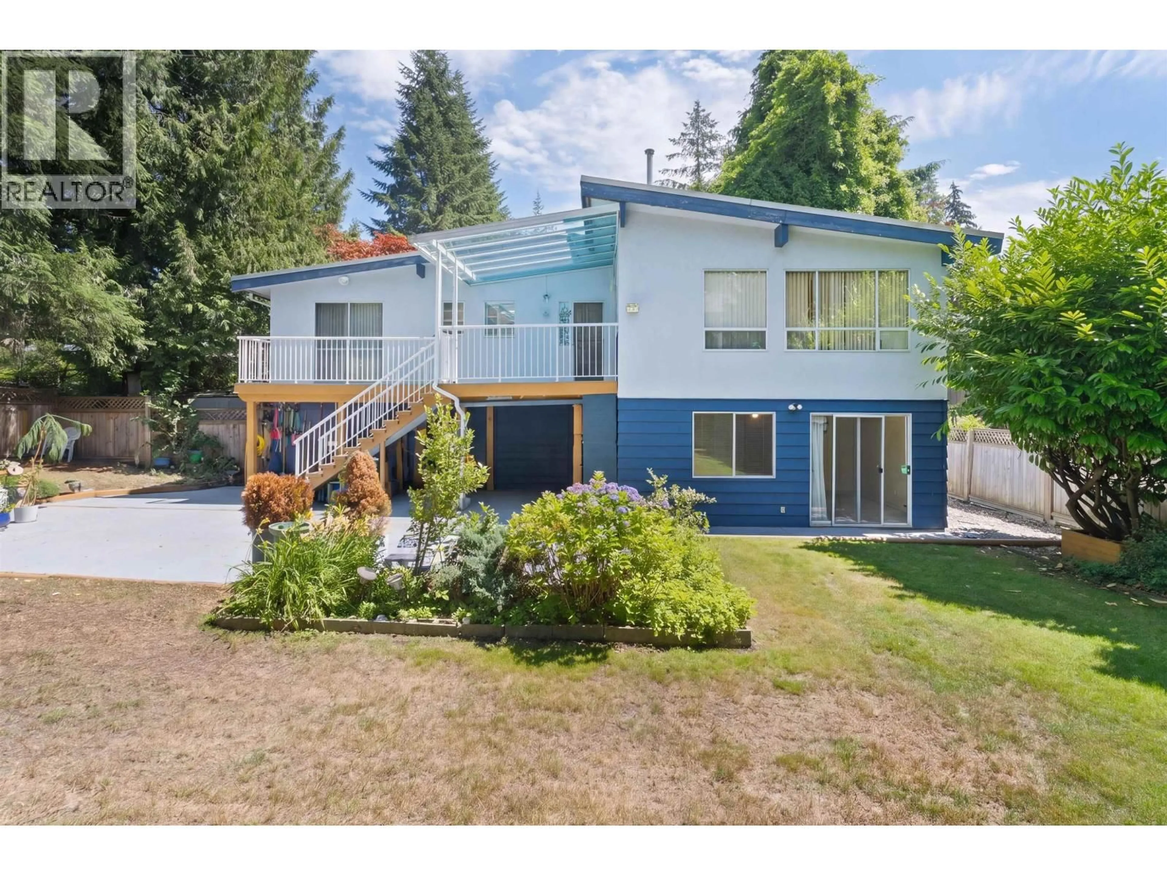 Home with vinyl exterior material, street for 3099 DRYDEN WAY, North Vancouver British Columbia V7K2A3