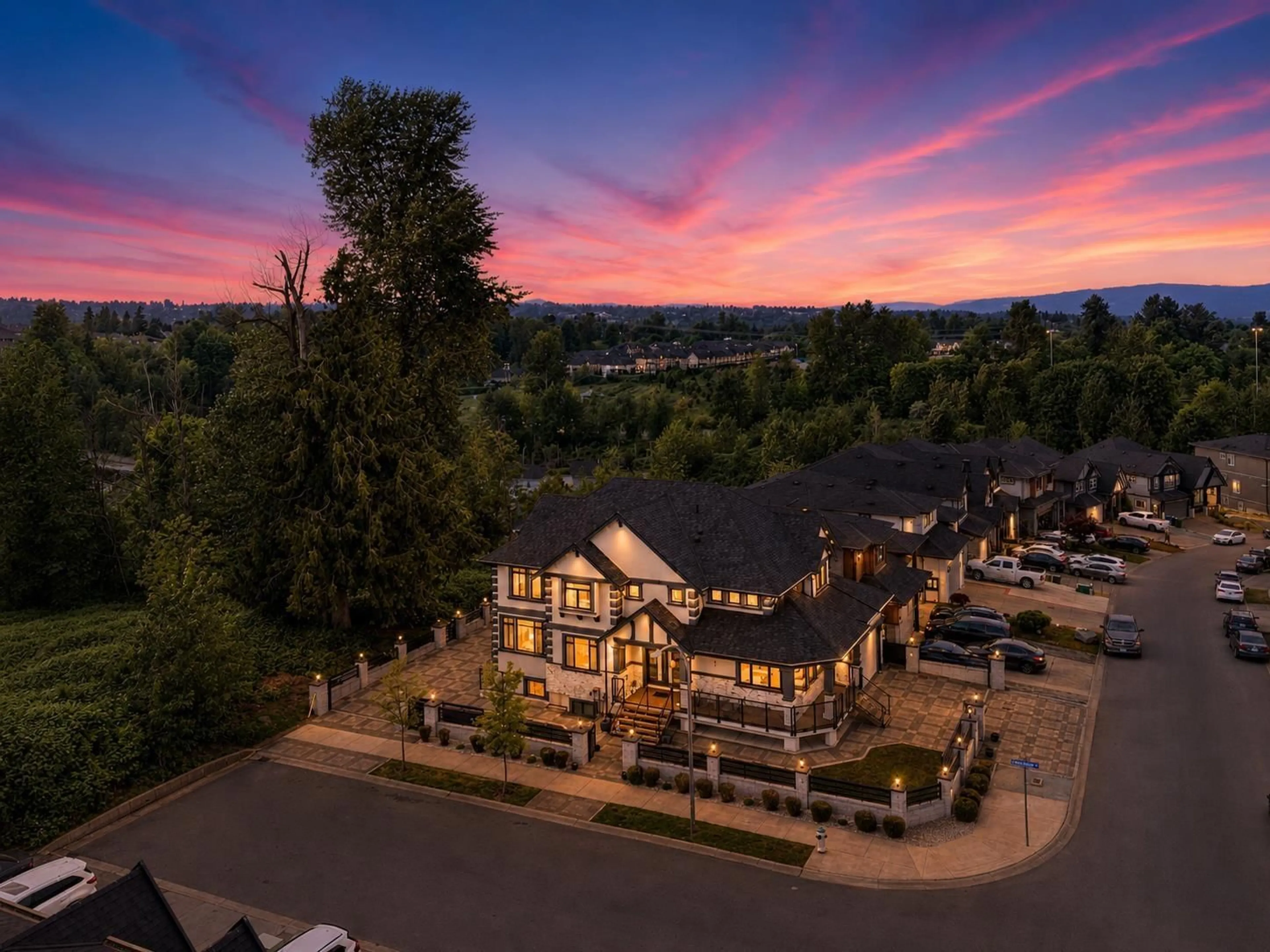 A pic from outside/outdoor area/front of a property/back of a property/a pic from drone, mountain view for 3439 HILL PARK PLACE, Abbotsford British Columbia V2T0G4