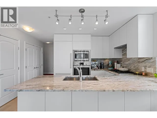 609 - 185 VICTORY SHIP WAY, North Vancouver 2