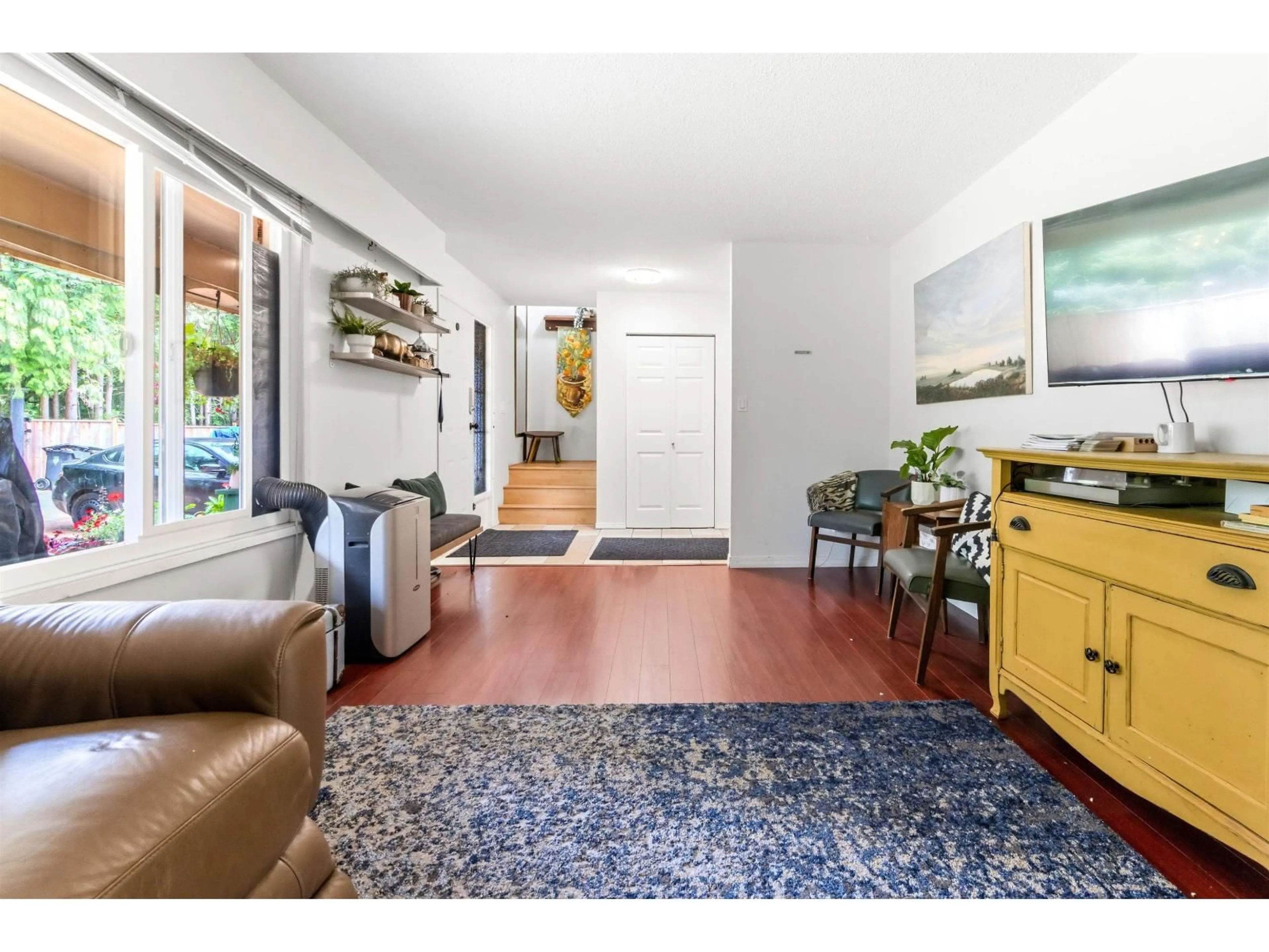 Indoor entryway for 23338 56 AVENUE, Langley British Columbia V2Z2P7