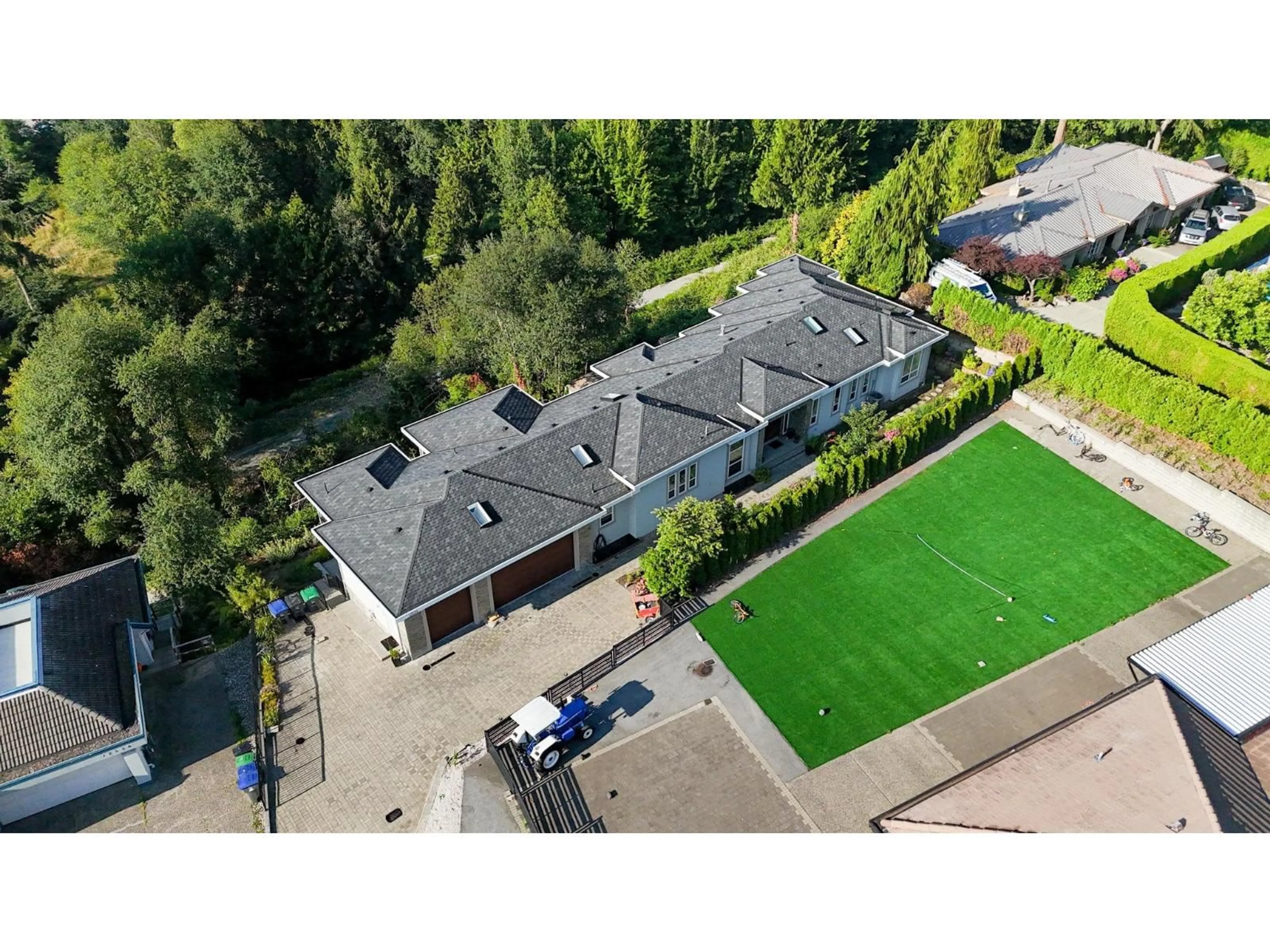 A pic from outside/outdoor area/front of a property/back of a property/a pic from drone, street for 12528 52A AVENUE, Surrey British Columbia V3X3K3