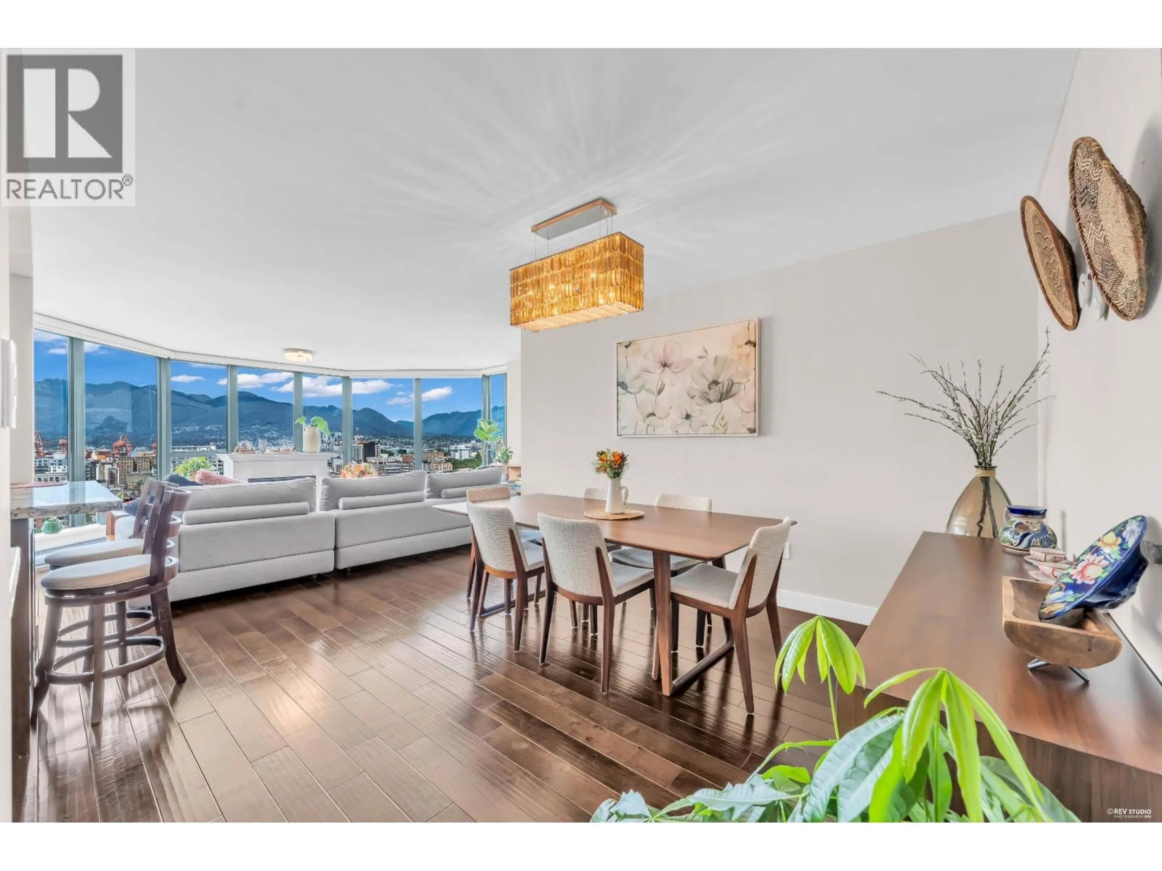 Dining room, wood/laminate floor for 1904 - 1088 QUEBEC STREET, Vancouver British Columbia V6A4H2