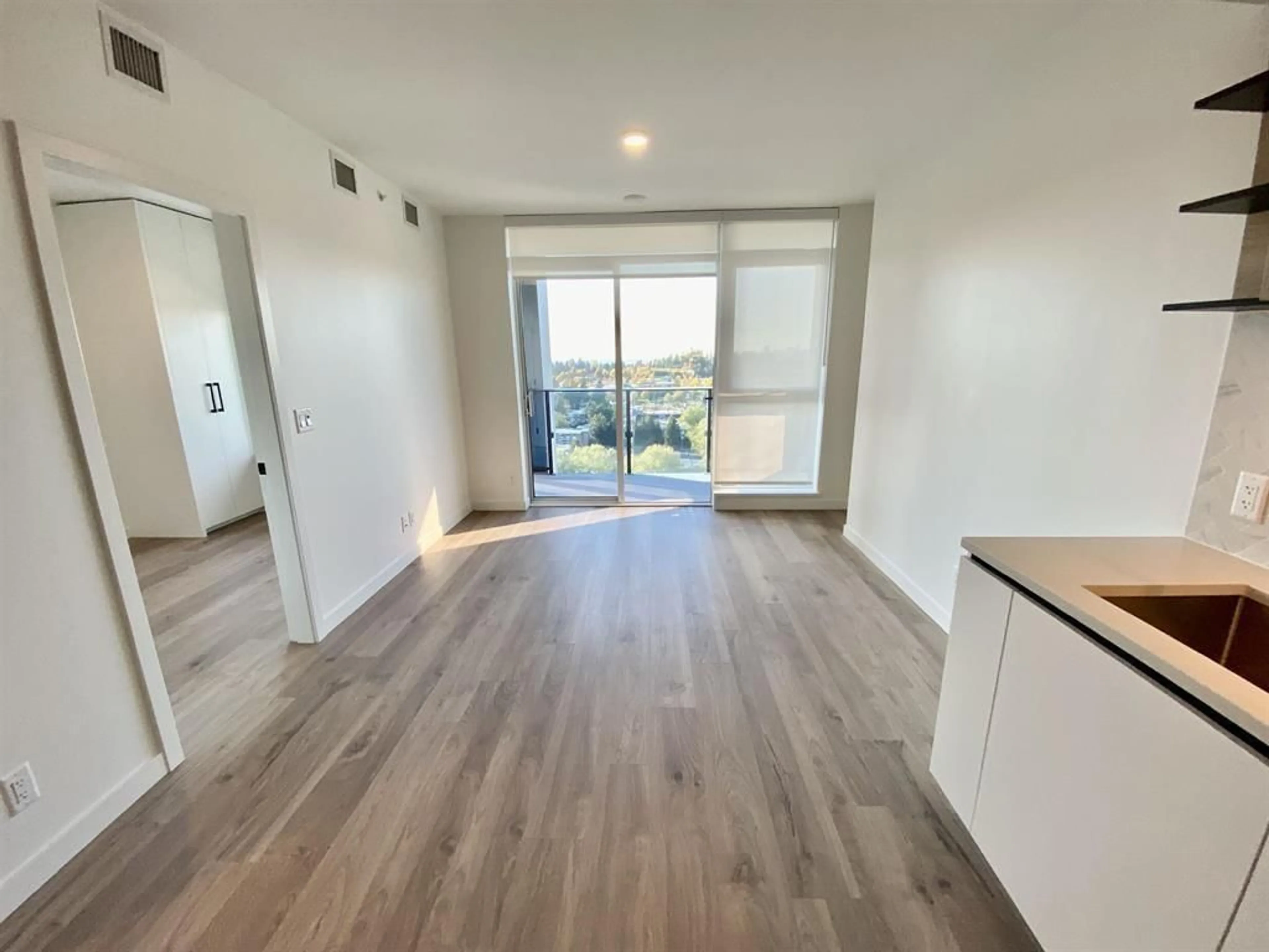 A pic of a room for 1801 - 13428 105 AVENUE, Surrey British Columbia V3T0S6