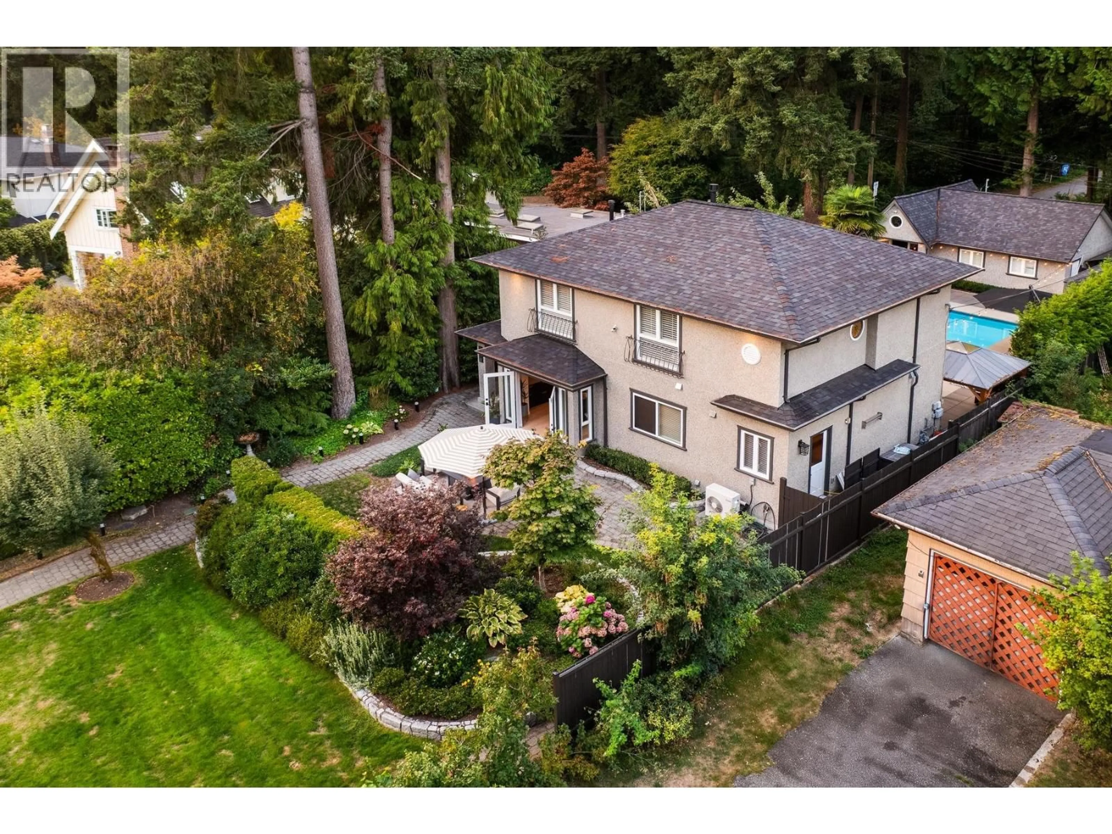 A pic from outside/outdoor area/front of a property/back of a property/a pic from drone, street for 1018 19TH STREET, North Vancouver British Columbia V7P3C9