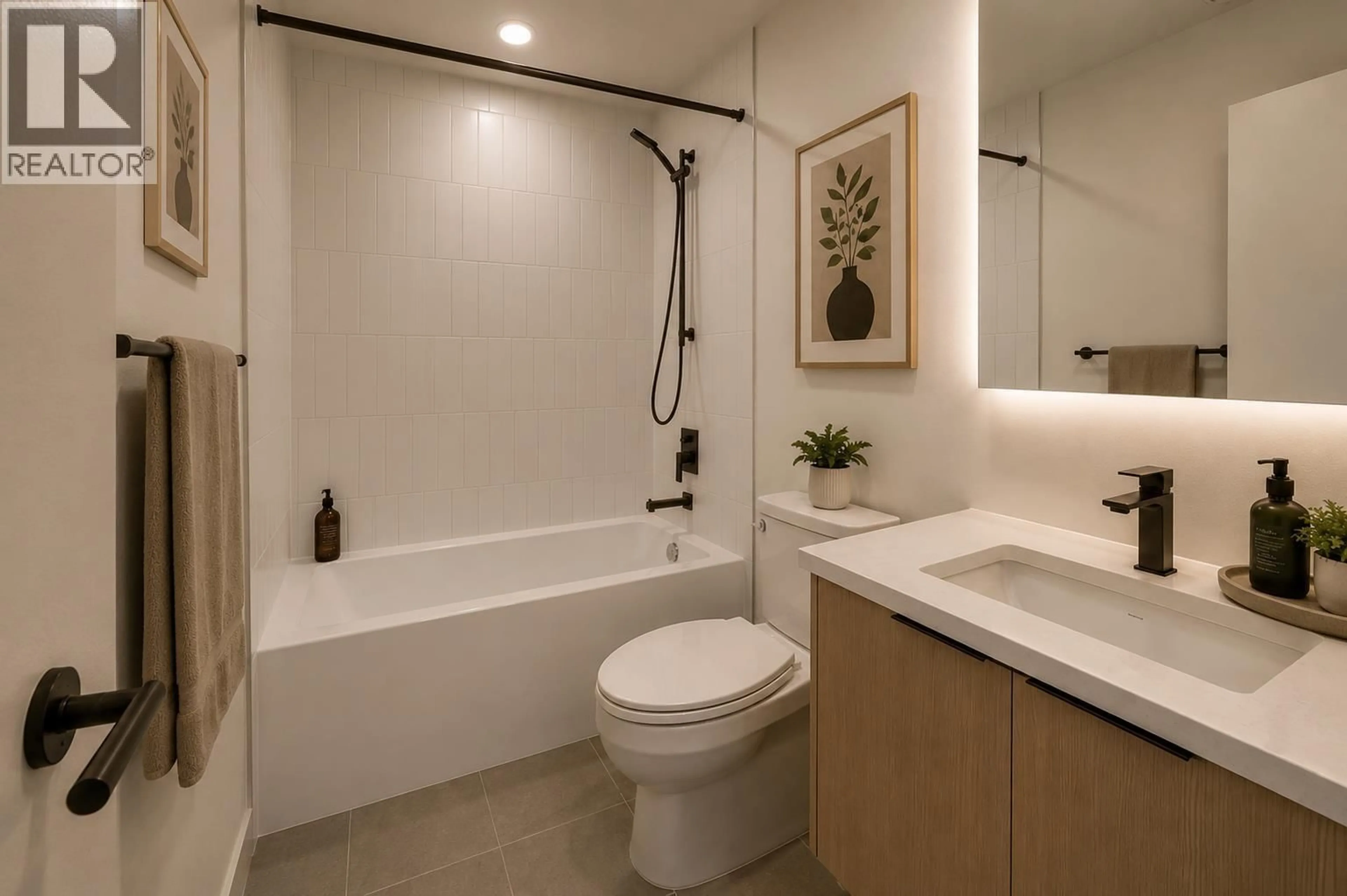 Standard bathroom, ceramic/tile floor for 557 - 422 3RD STREET, North Vancouver British Columbia V7L0K1