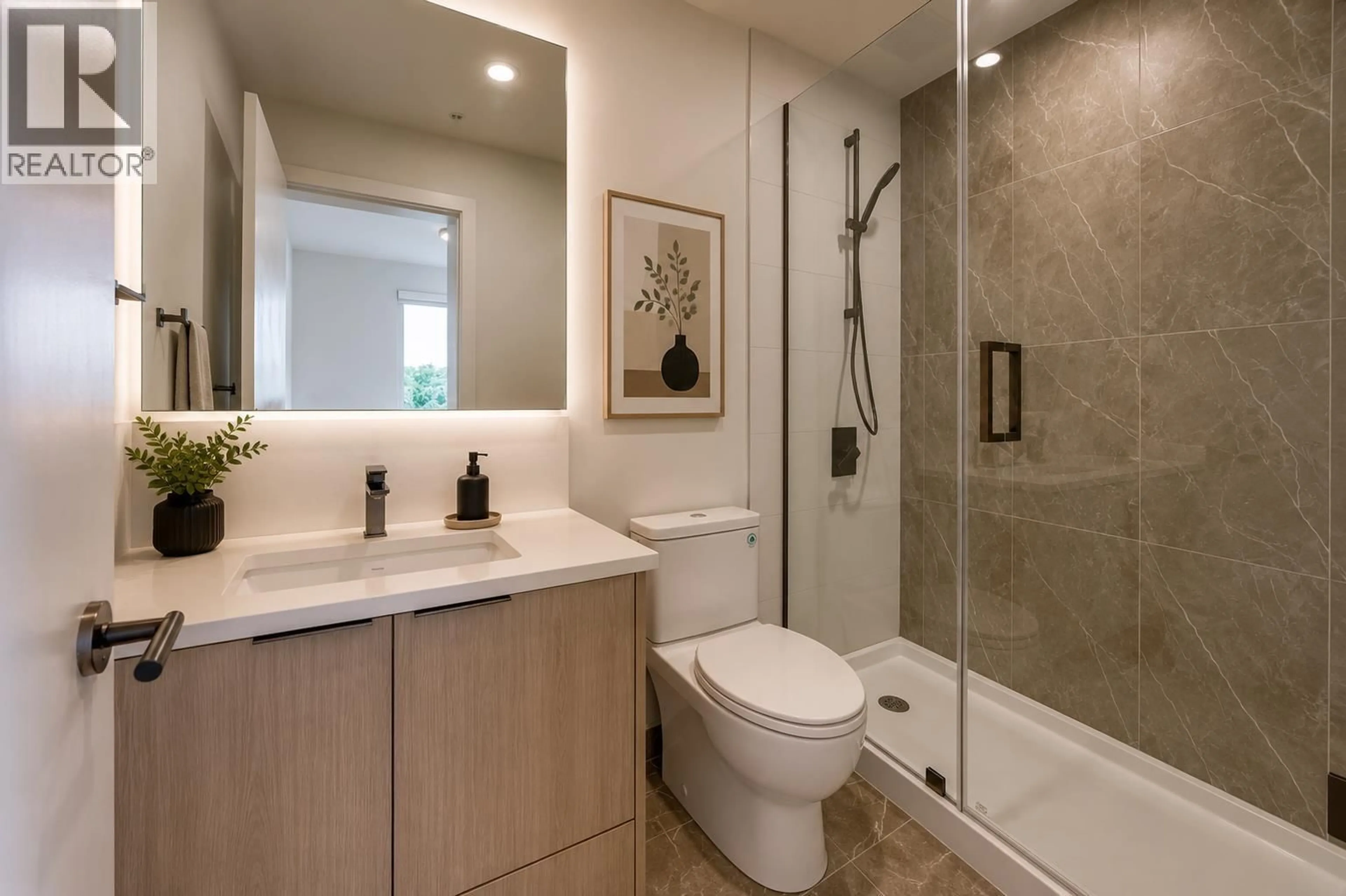 Contemporary bathroom, ceramic/tile floor for 557 - 422 3RD STREET, North Vancouver British Columbia V7L0K1
