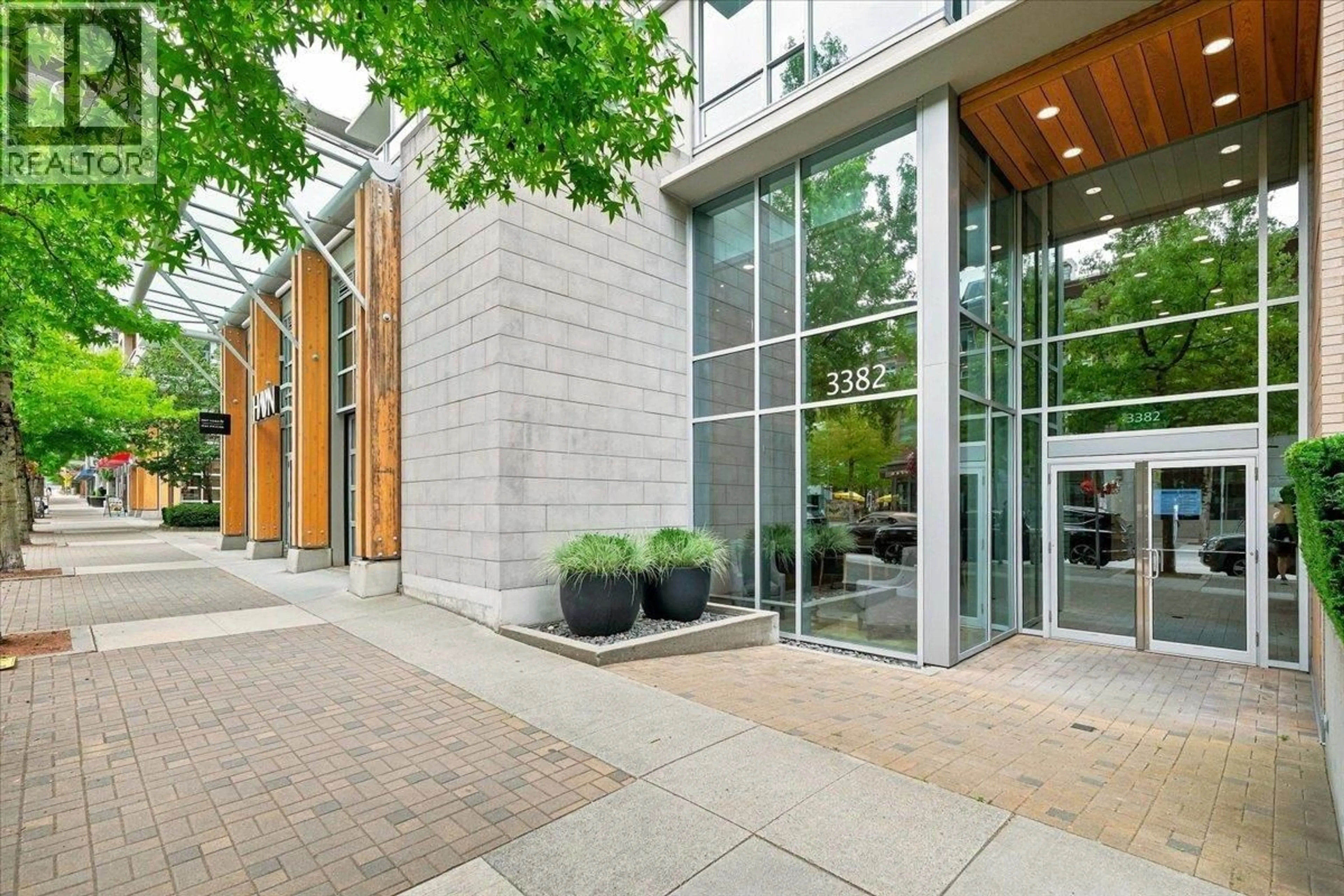 Indoor foyer for 405 - 3382 WESBROOK MALL, Vancouver British Columbia V6S0A7