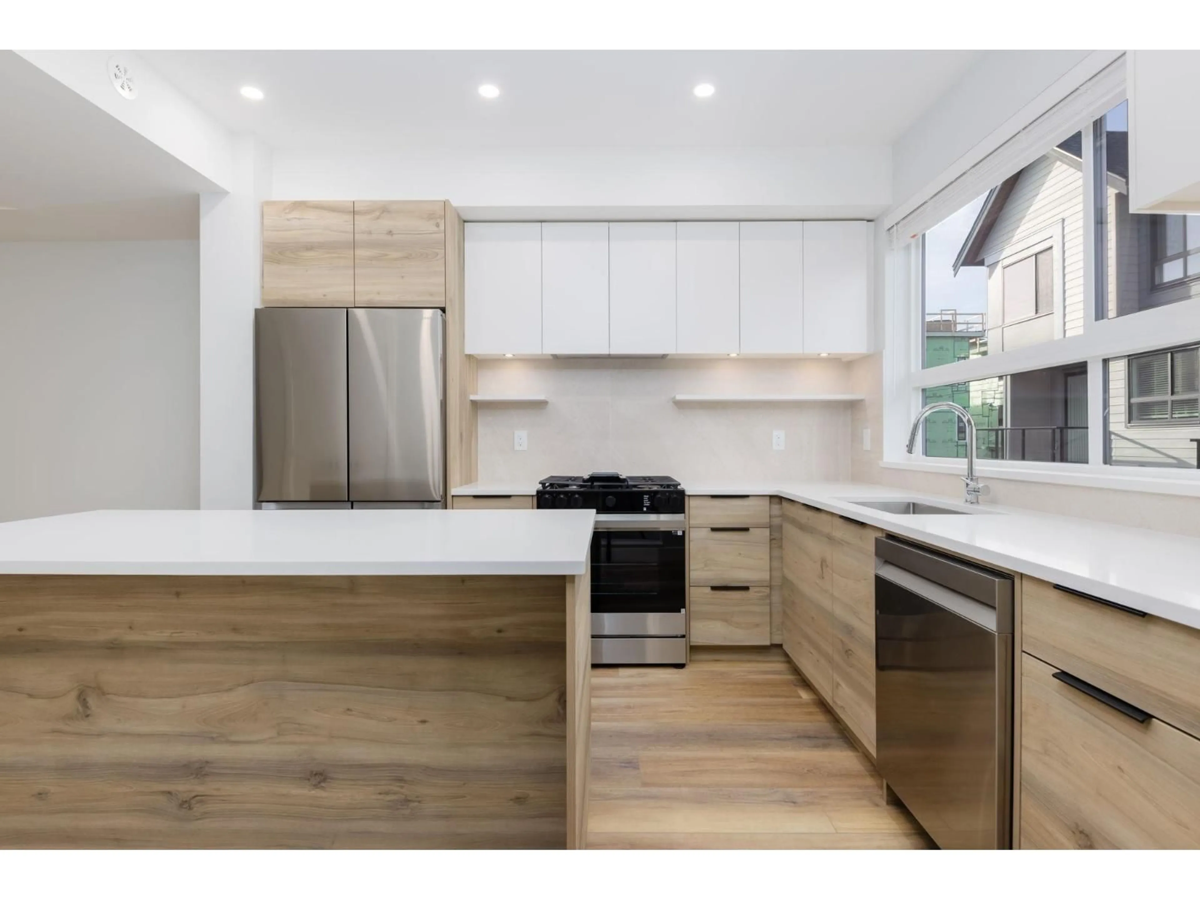 Contemporary kitchen, wood/laminate floor for 57 - 30530 CARDINAL AVENUE, Abbotsford British Columbia V2T0L5