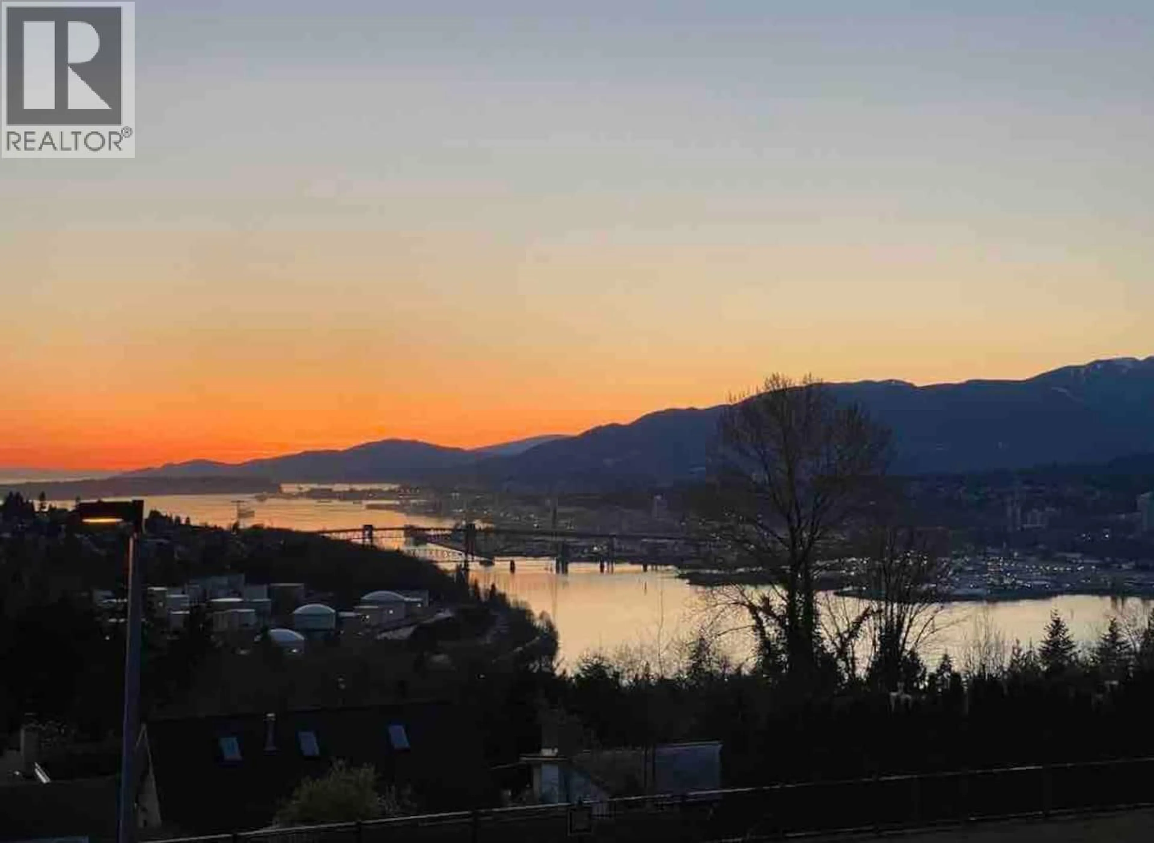 Blurry image for 4831 CAMBRIDGE STREET, Burnaby British Columbia V5C1H9