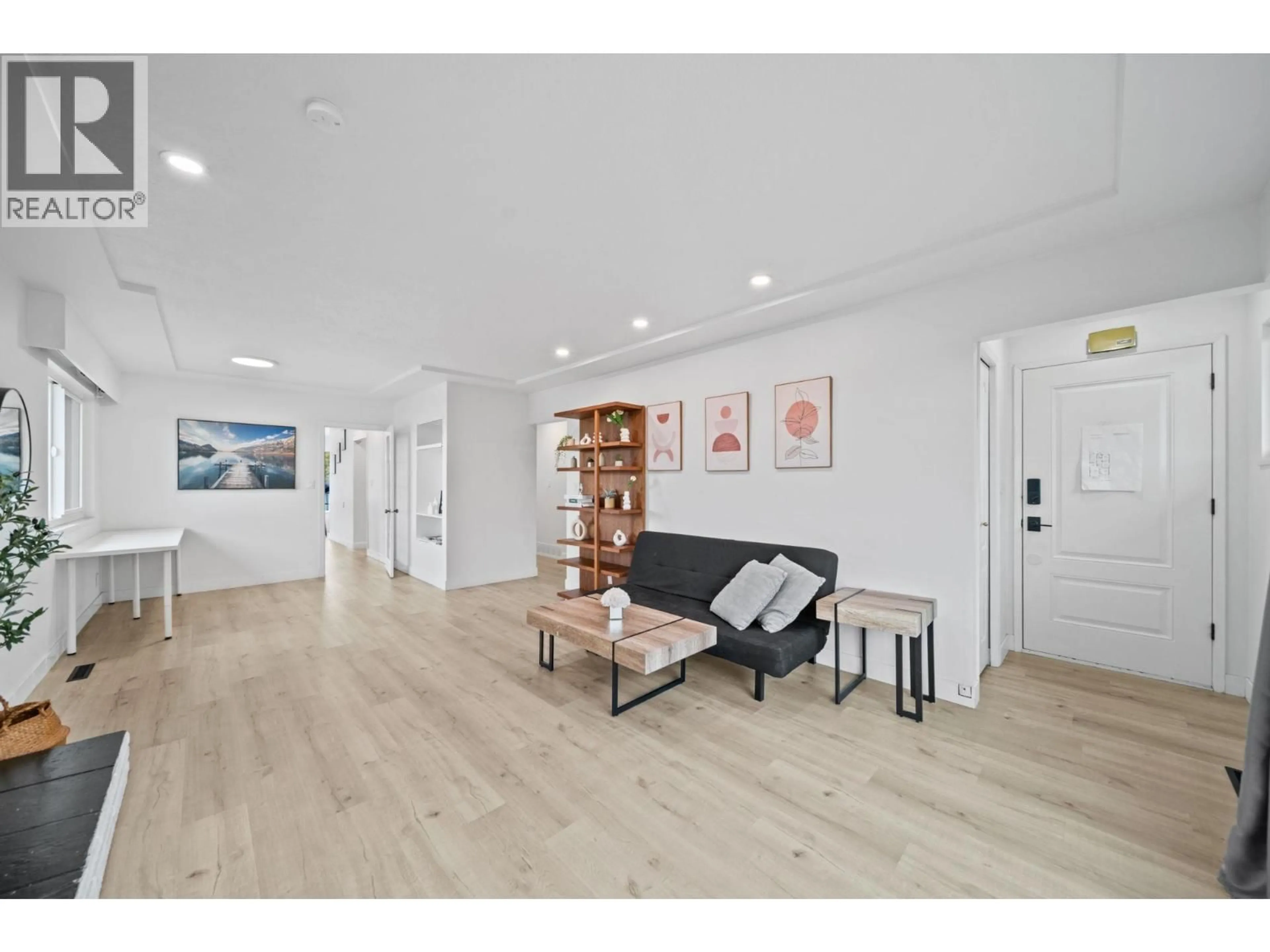 Unknown for 4831 CAMBRIDGE STREET, Burnaby British Columbia V5C1H9