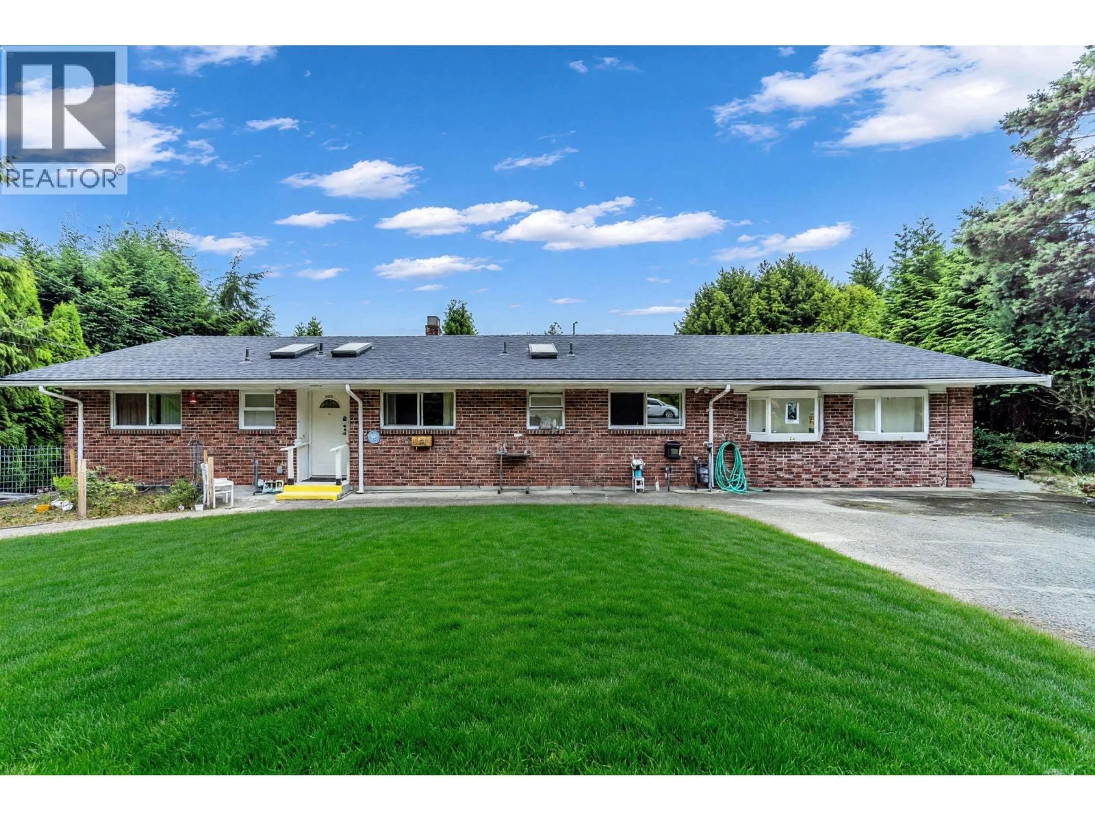 Home with brick exterior material, street for 568 ST. GILES ROAD, West Vancouver British Columbia V7S1L8
