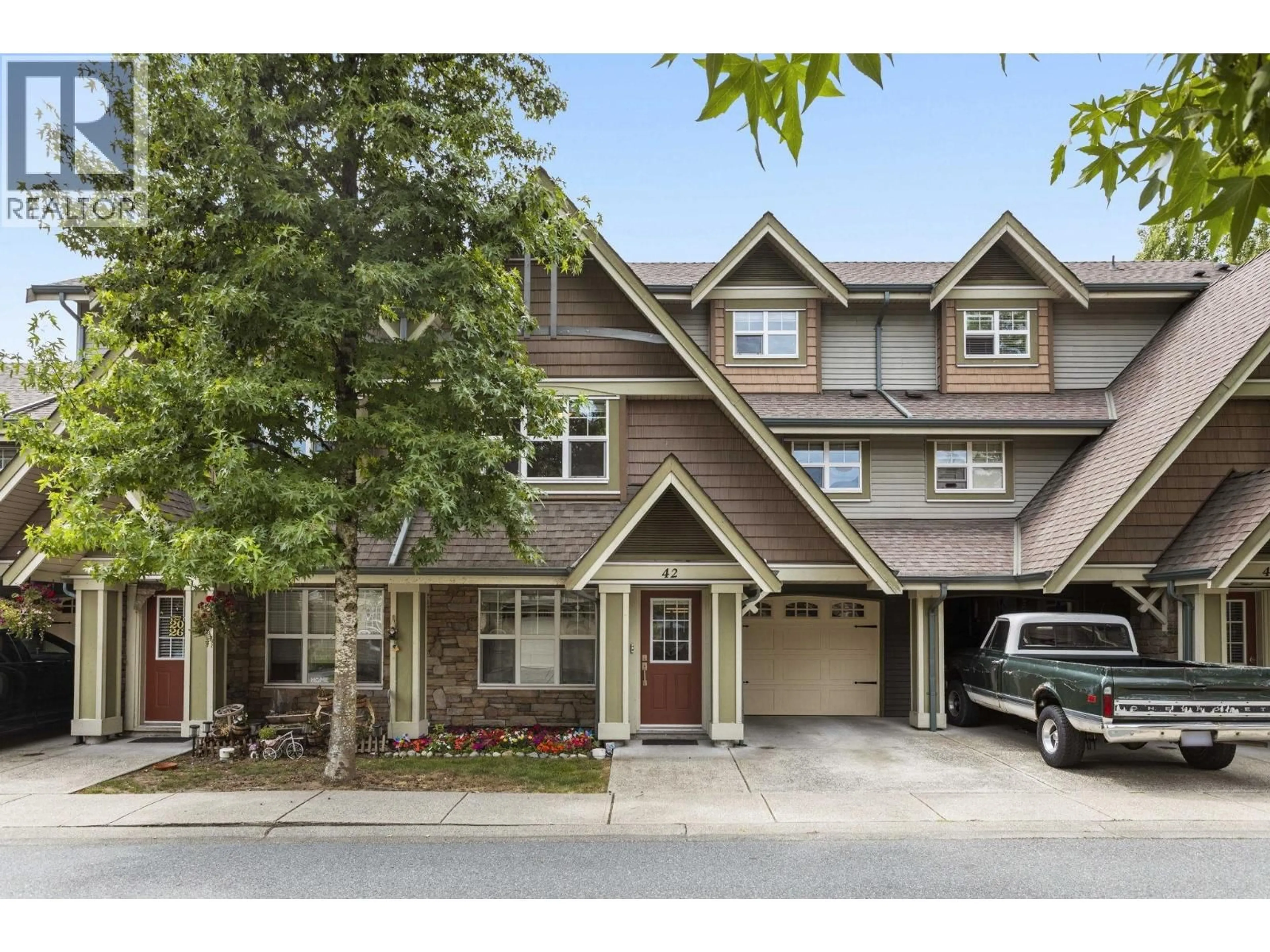 Home with vinyl exterior material, street for 42 - 22977 116 AVENUE, Maple Ridge British Columbia V2X9A8