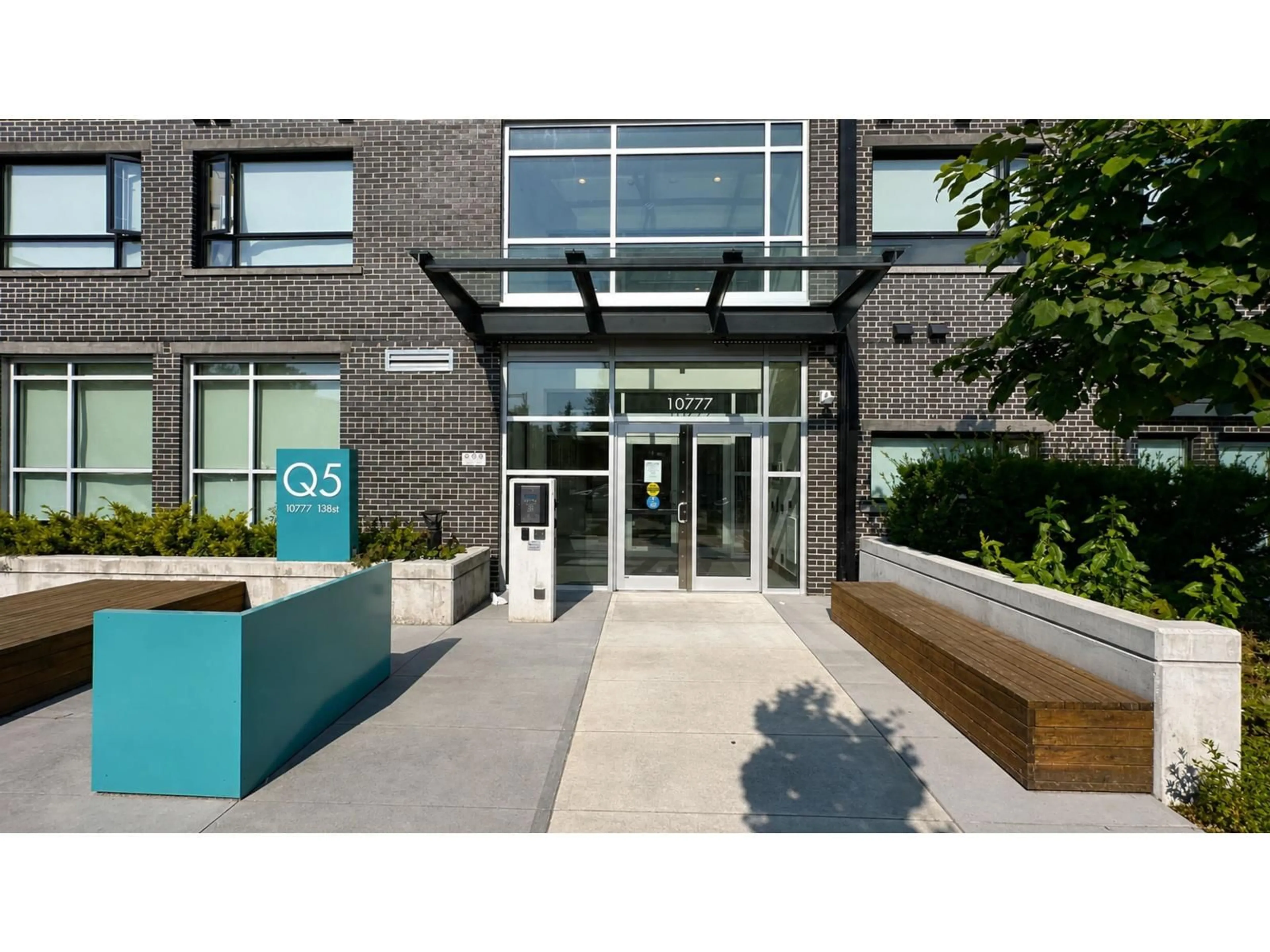 Indoor foyer for 624 - 10777 138 STREET, Surrey British Columbia V3T0T5