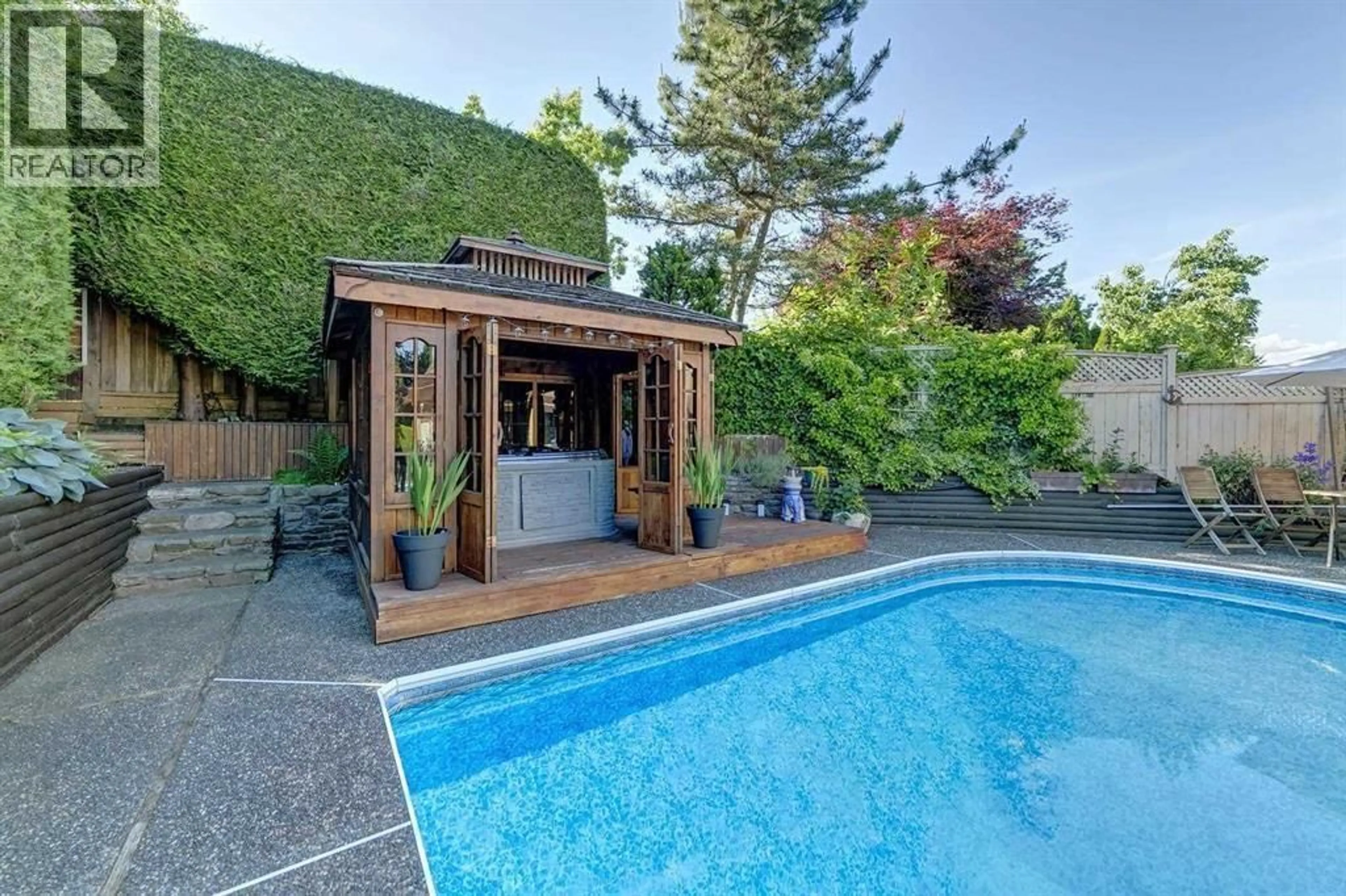 Pool for 1225 GATEWAY PLACE, Port Coquitlam British Columbia V3C5X4