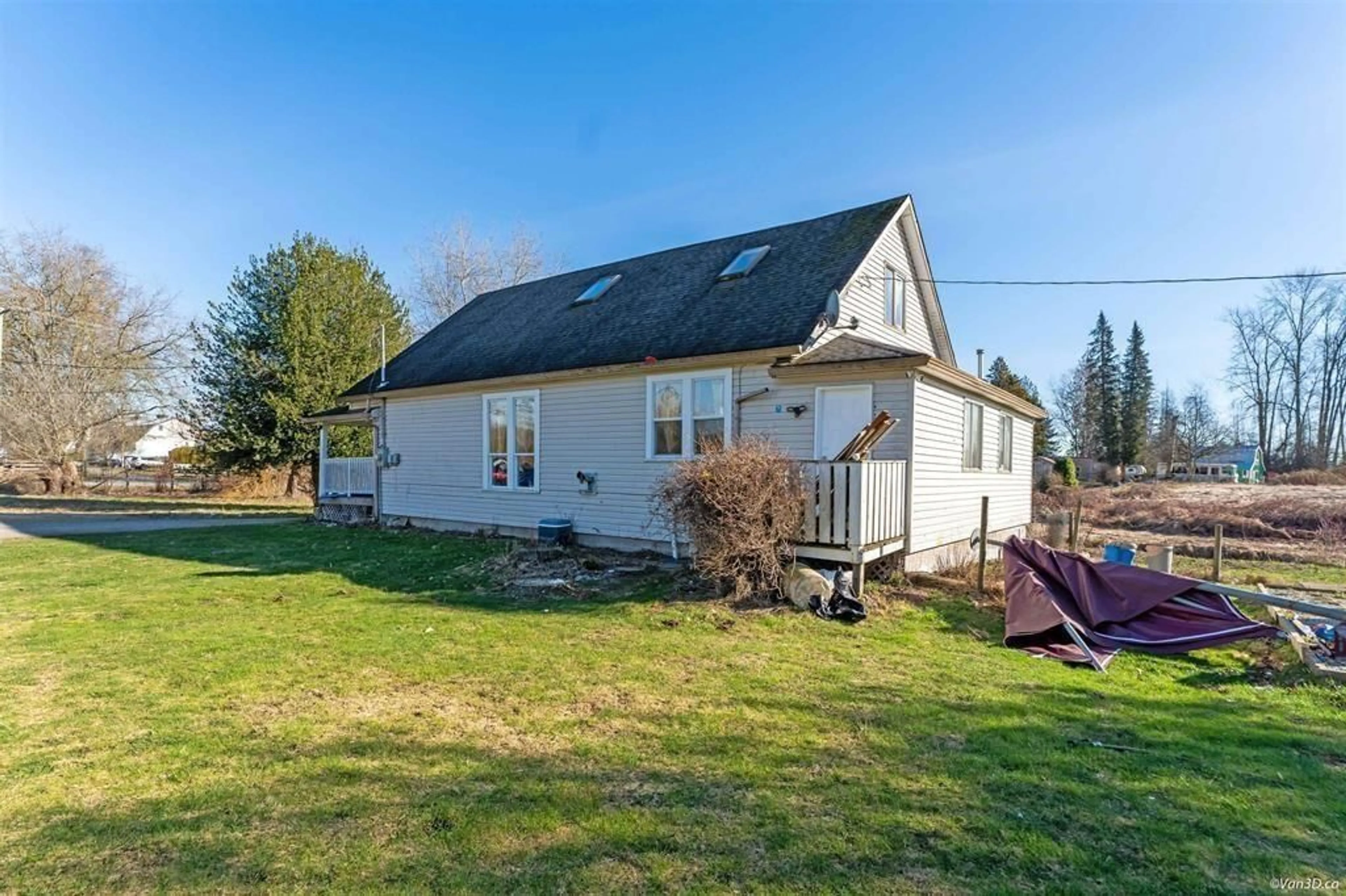 A pic from outside/outdoor area/front of a property/back of a property/a pic from drone, unknown for 21780 64 AVENUE, Langley British Columbia V2Y2N7