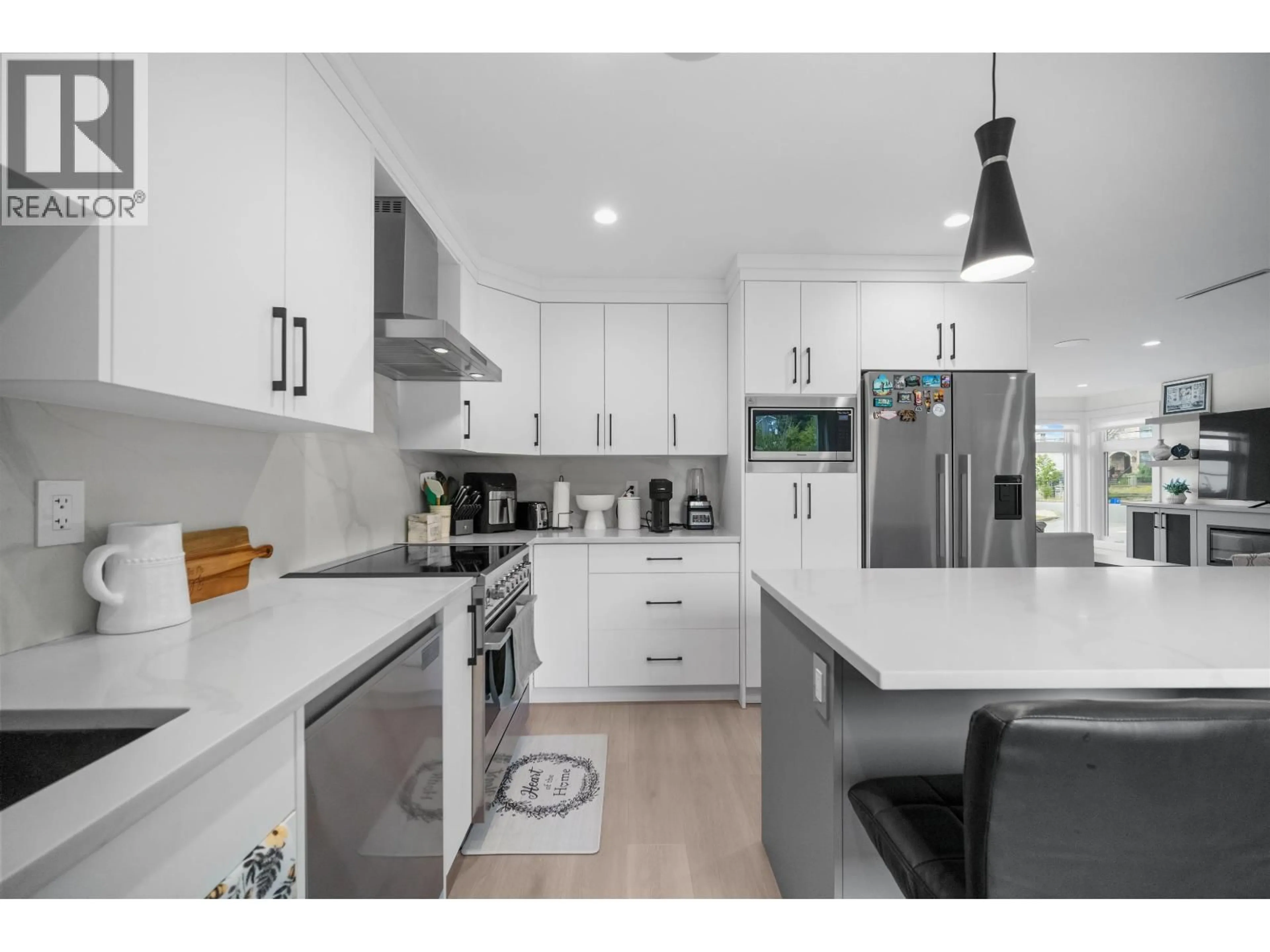 Open concept kitchen, unknown for 1010 AUGUSTA AVENUE, Burnaby British Columbia V5A2V4