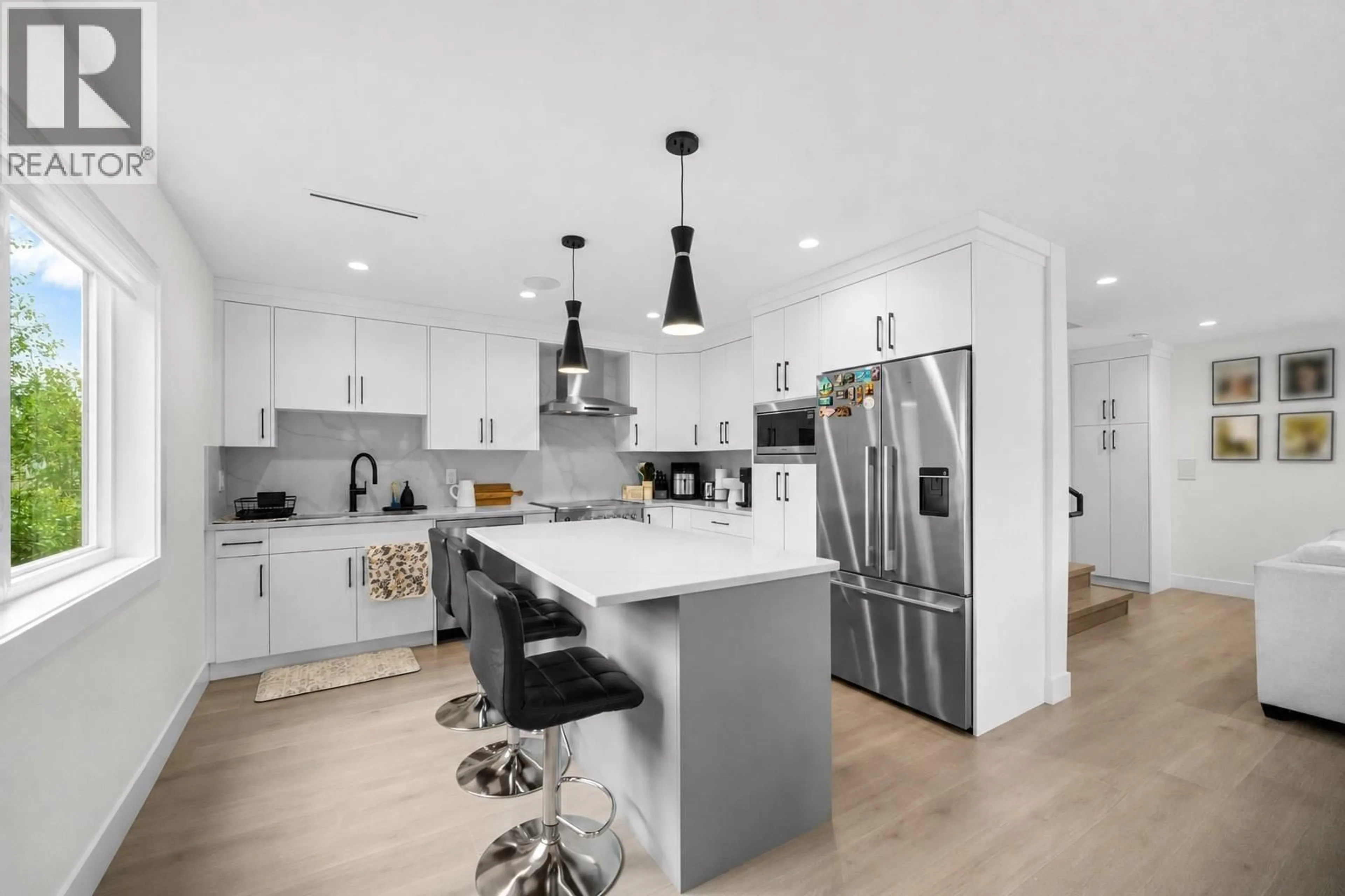 Open concept kitchen, unknown for 1010 AUGUSTA AVENUE, Burnaby British Columbia V5A2V4