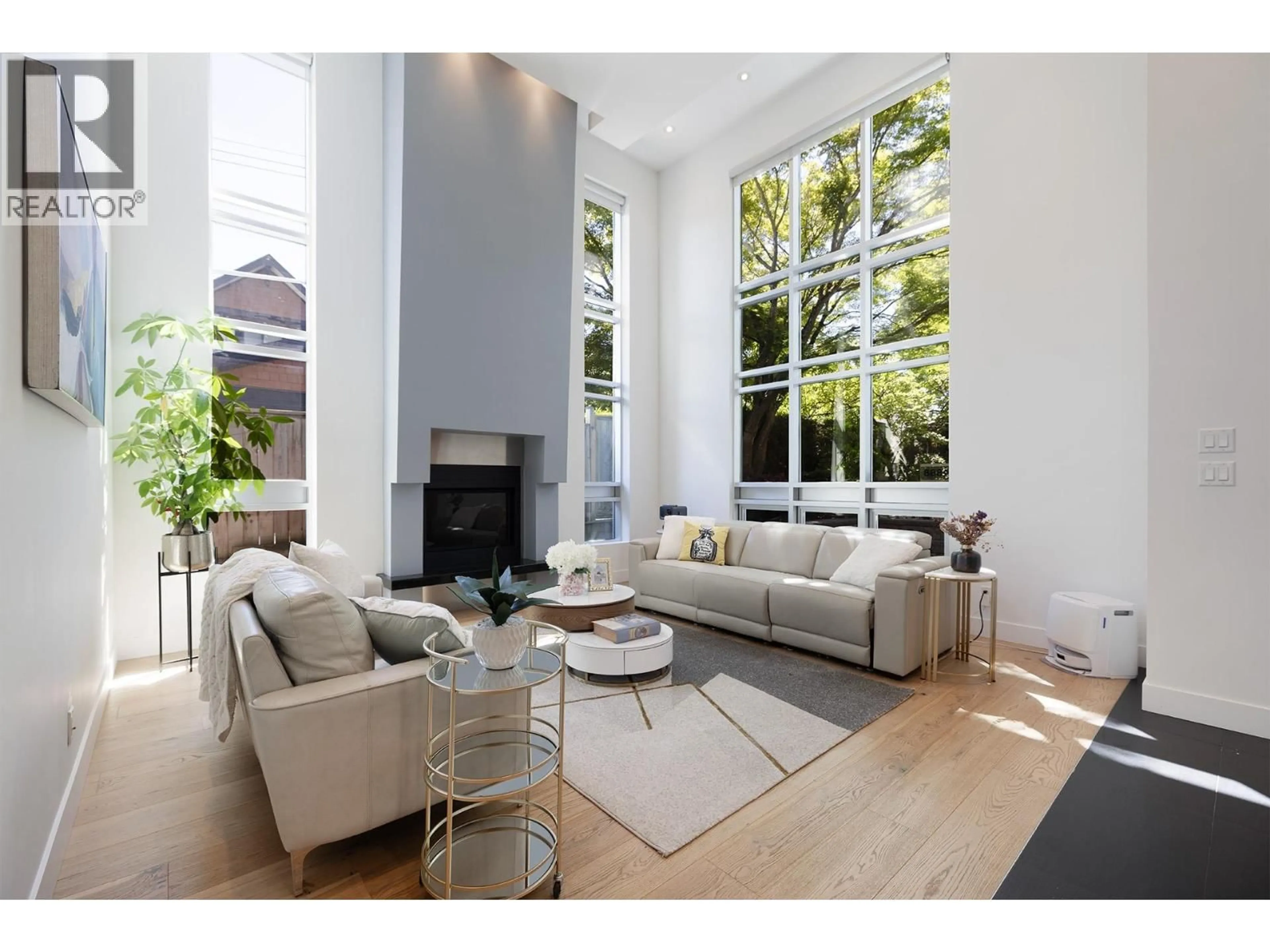 Living room with furniture, unknown for 4888 TRAFALGAR STREET, Vancouver British Columbia V6L2M9