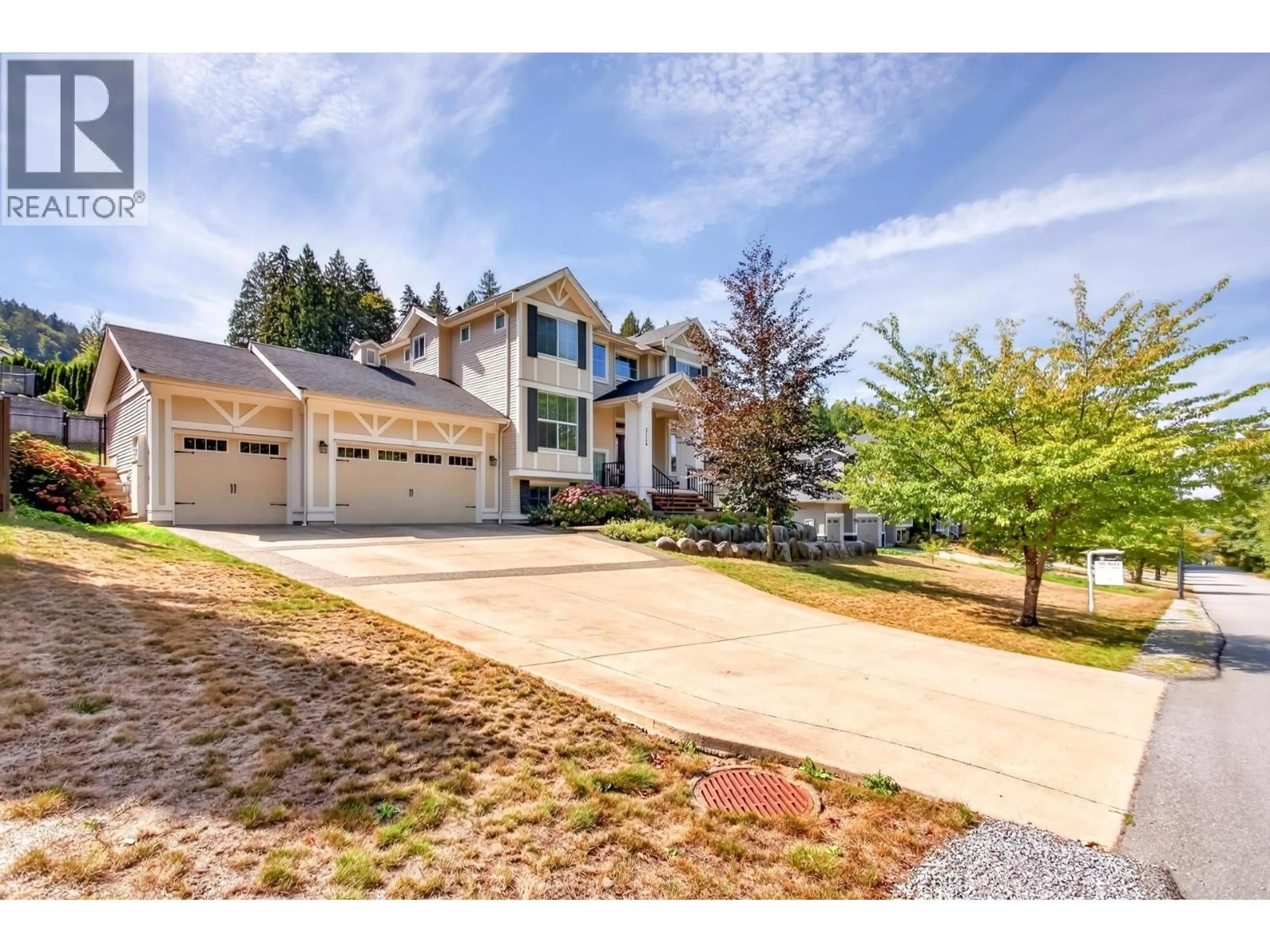A pic from outside/outdoor area/front of a property/back of a property/a pic from drone, street for 25340 BOSONWORTH AVENUE, Maple Ridge British Columbia V2W1G9