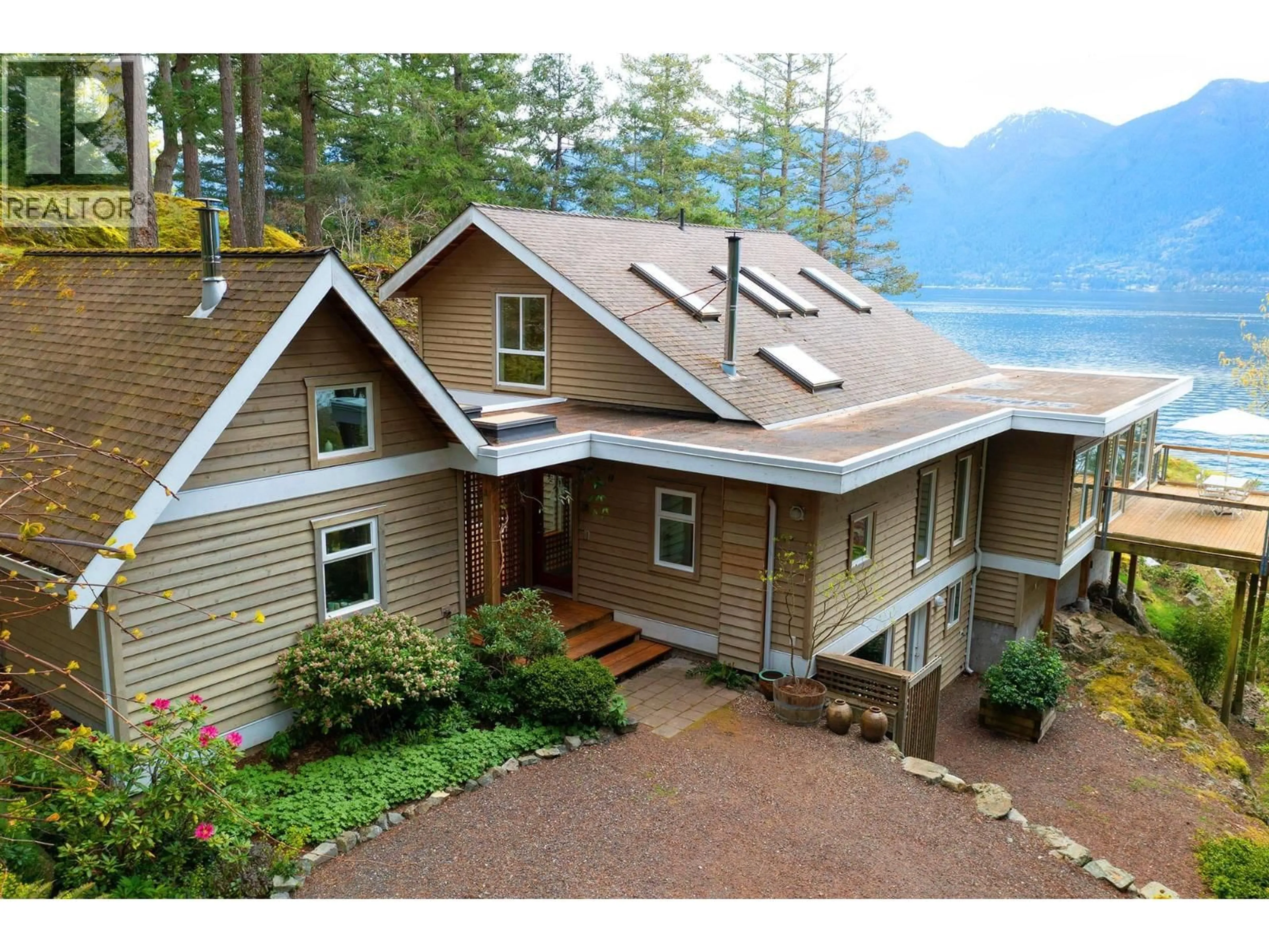 Home with vinyl exterior material, water/lake/river/ocean view for 234 DAVID ROAD, Bowen Island British Columbia V0N1G1