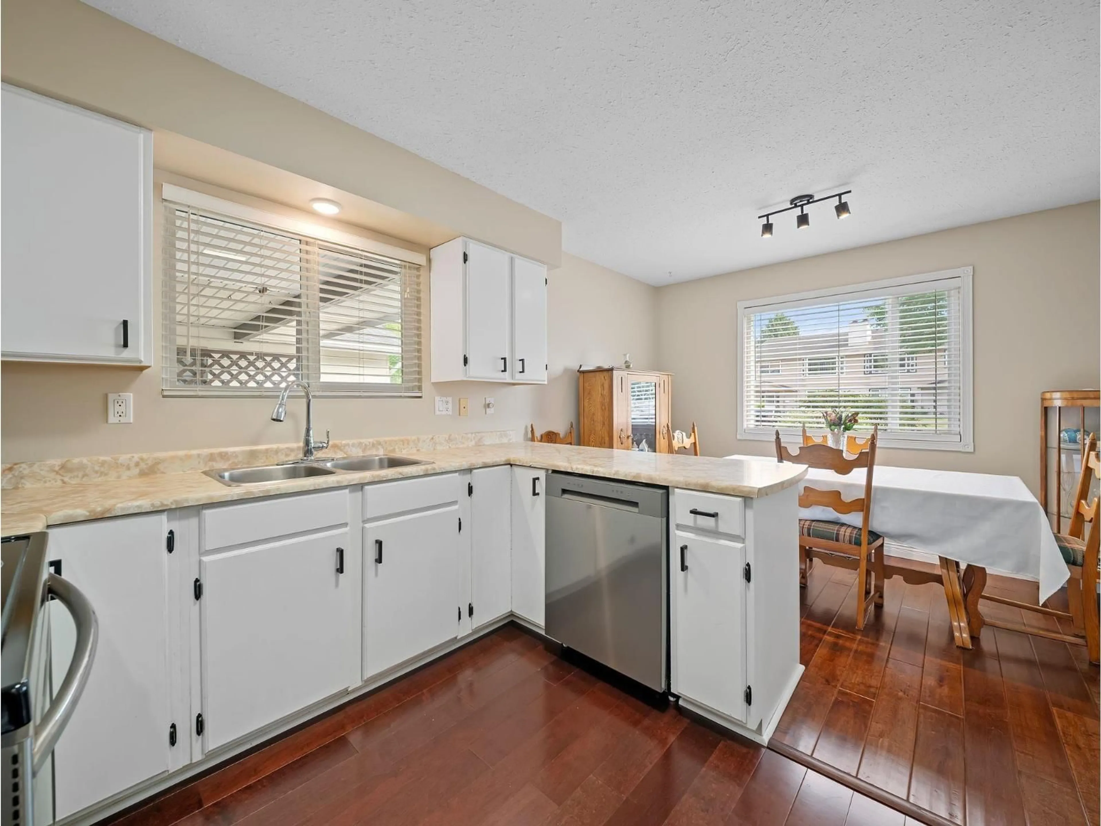 Open concept kitchen, ceramic/tile floor for 17213 59A AVENUE, Surrey British Columbia V3S5S4