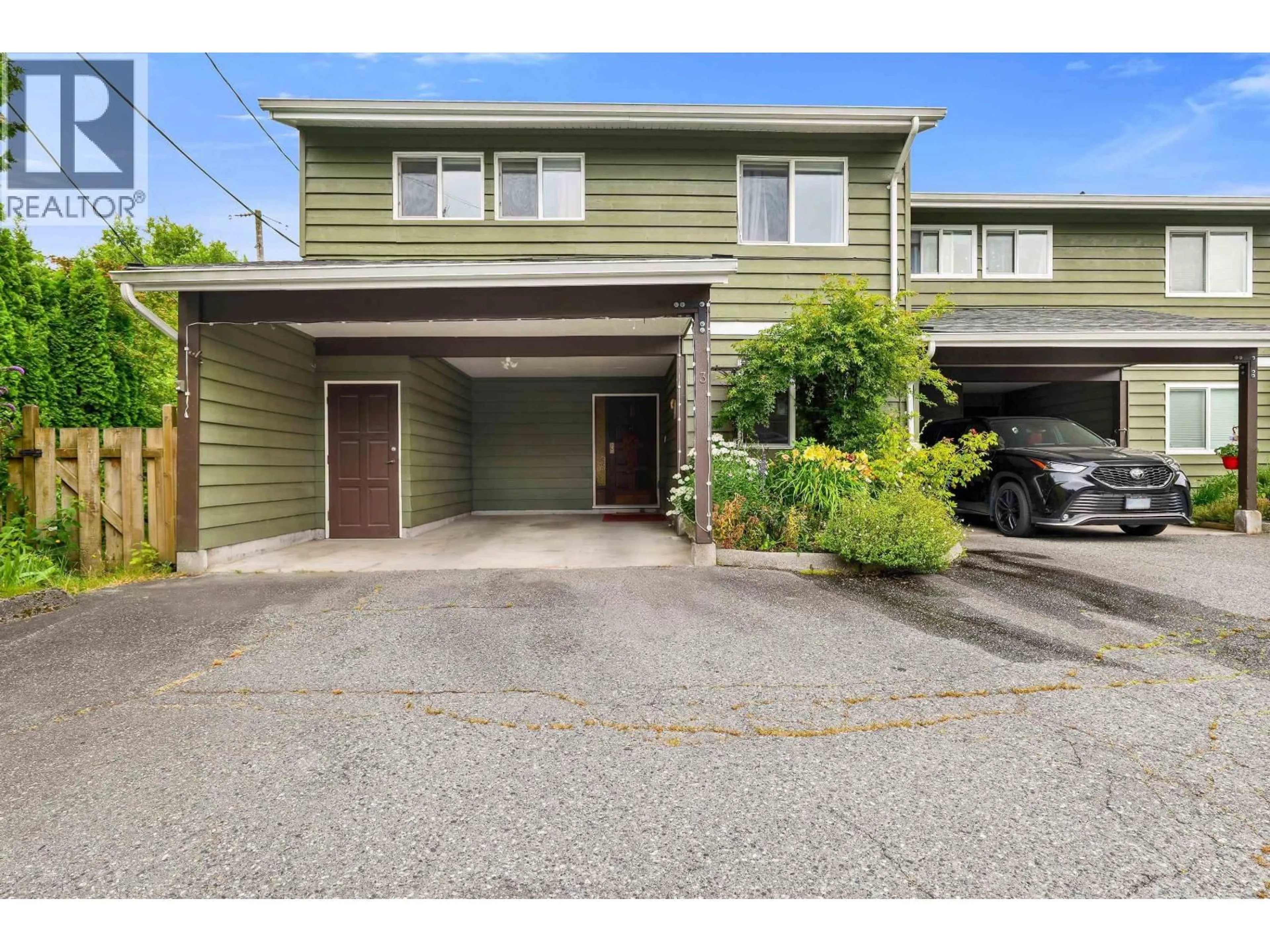 Indoor garage for 3 - 38397 BUCKLEY AVENUE, Squamish British Columbia V8B0A6