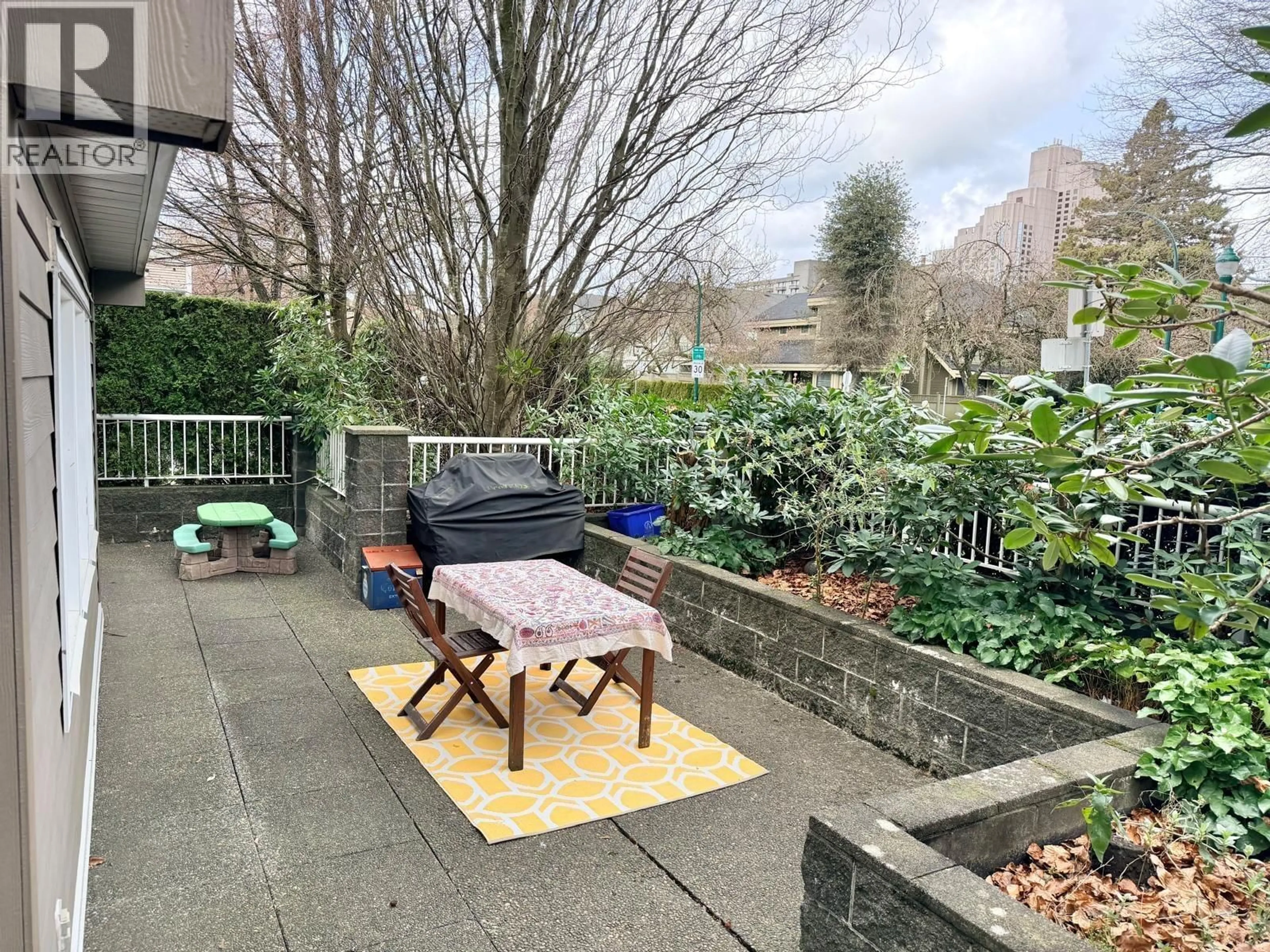 Patio, street for 102 - 3008 WILLOW STREET, Vancouver British Columbia V5Z3P3