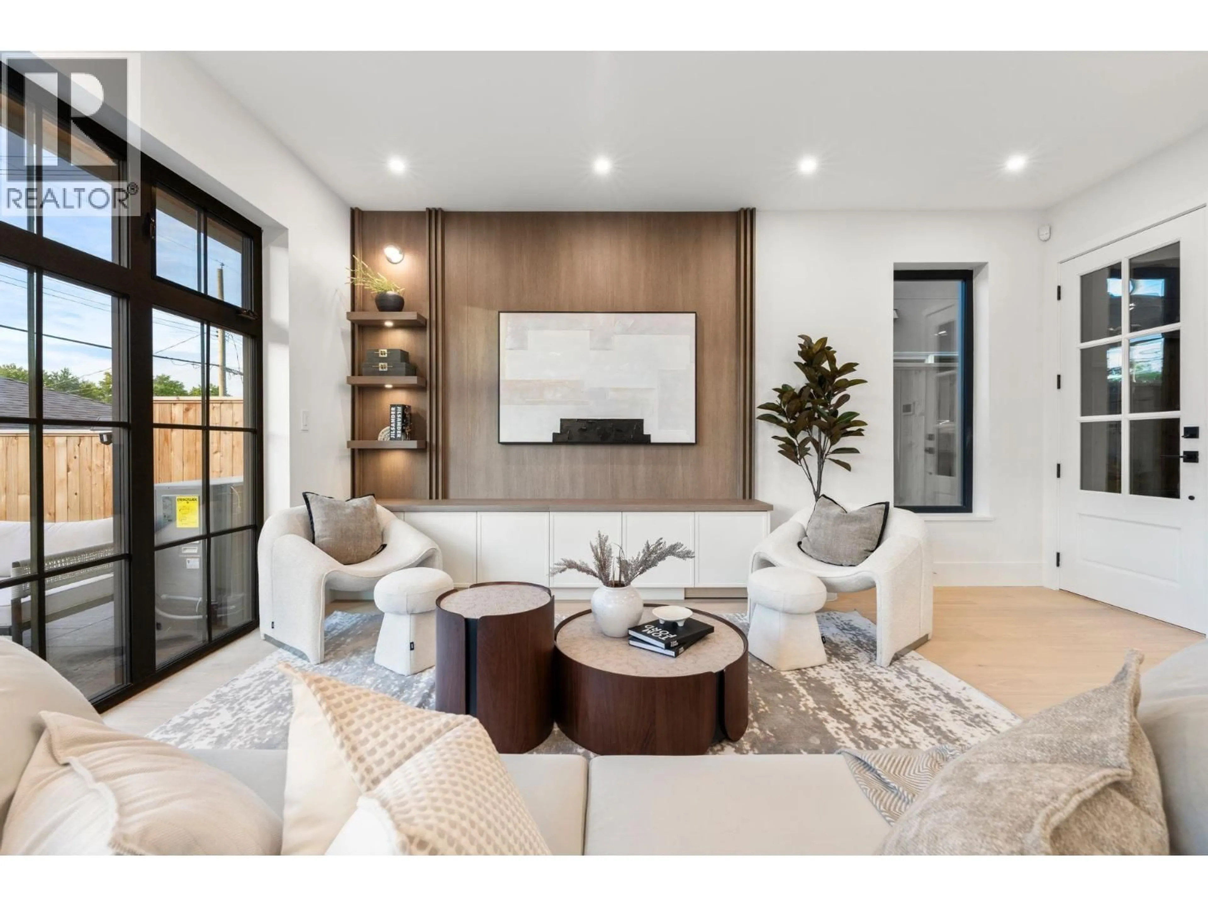 Living room with furniture, unknown for 2 - 2735 ETON STREET, Vancouver British Columbia V5K1K2