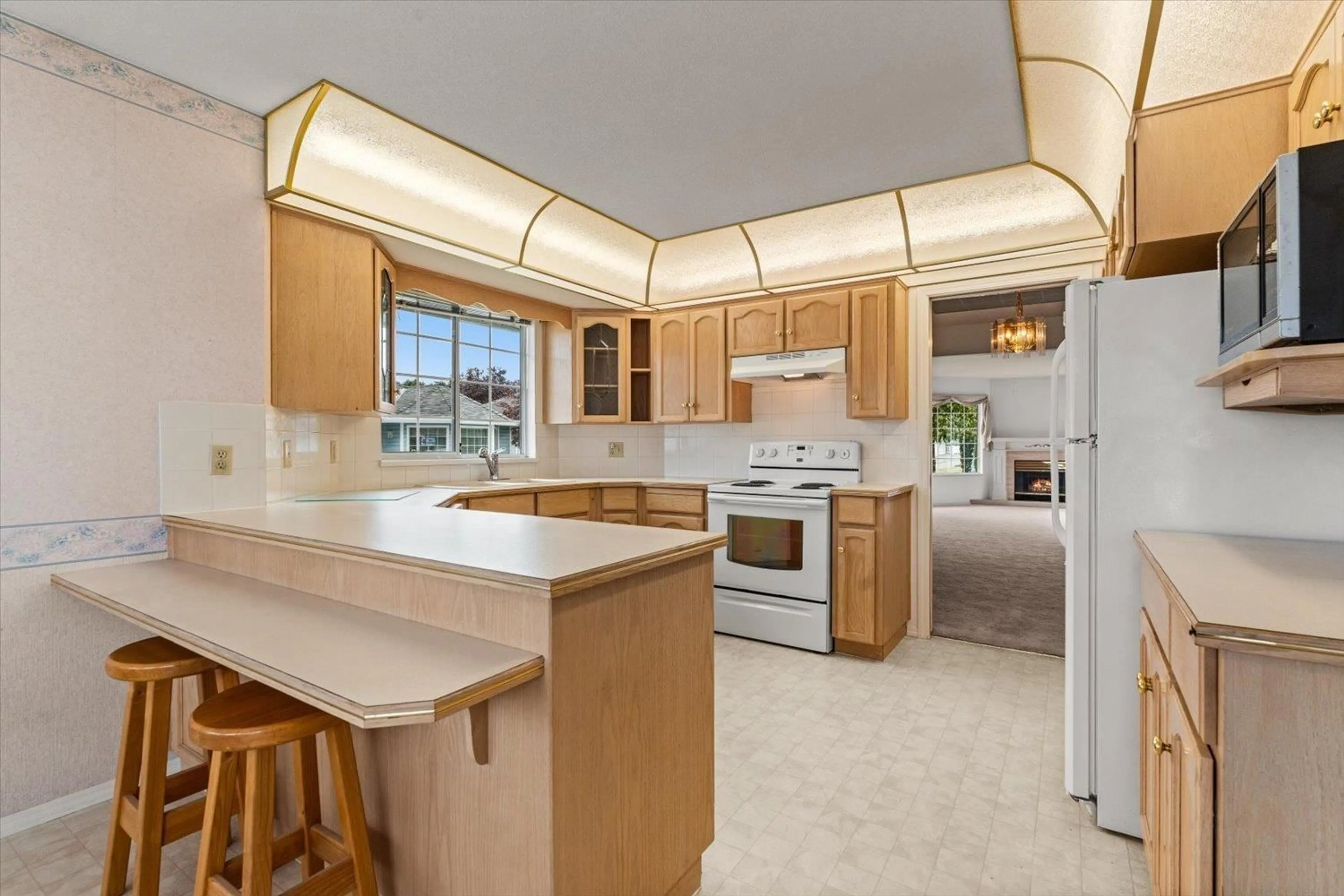 Open concept kitchen, ceramic/tile floor for 70 - 1450 MCCALLUM ROAD, Abbotsford British Columbia V2S8A5