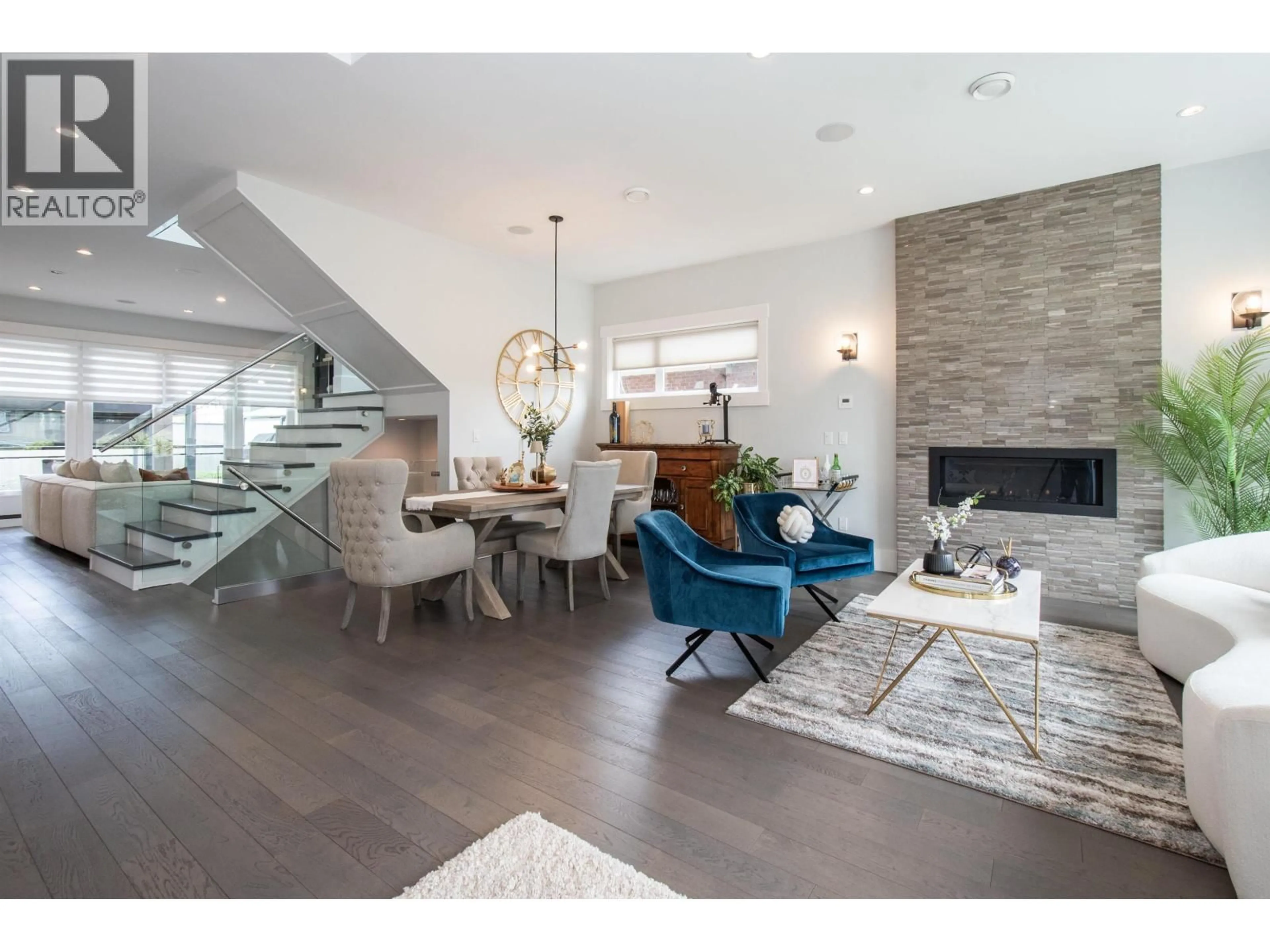 Living room with furniture, unknown for 917 SPERLING AVENUE, Burnaby British Columbia V5B4H7