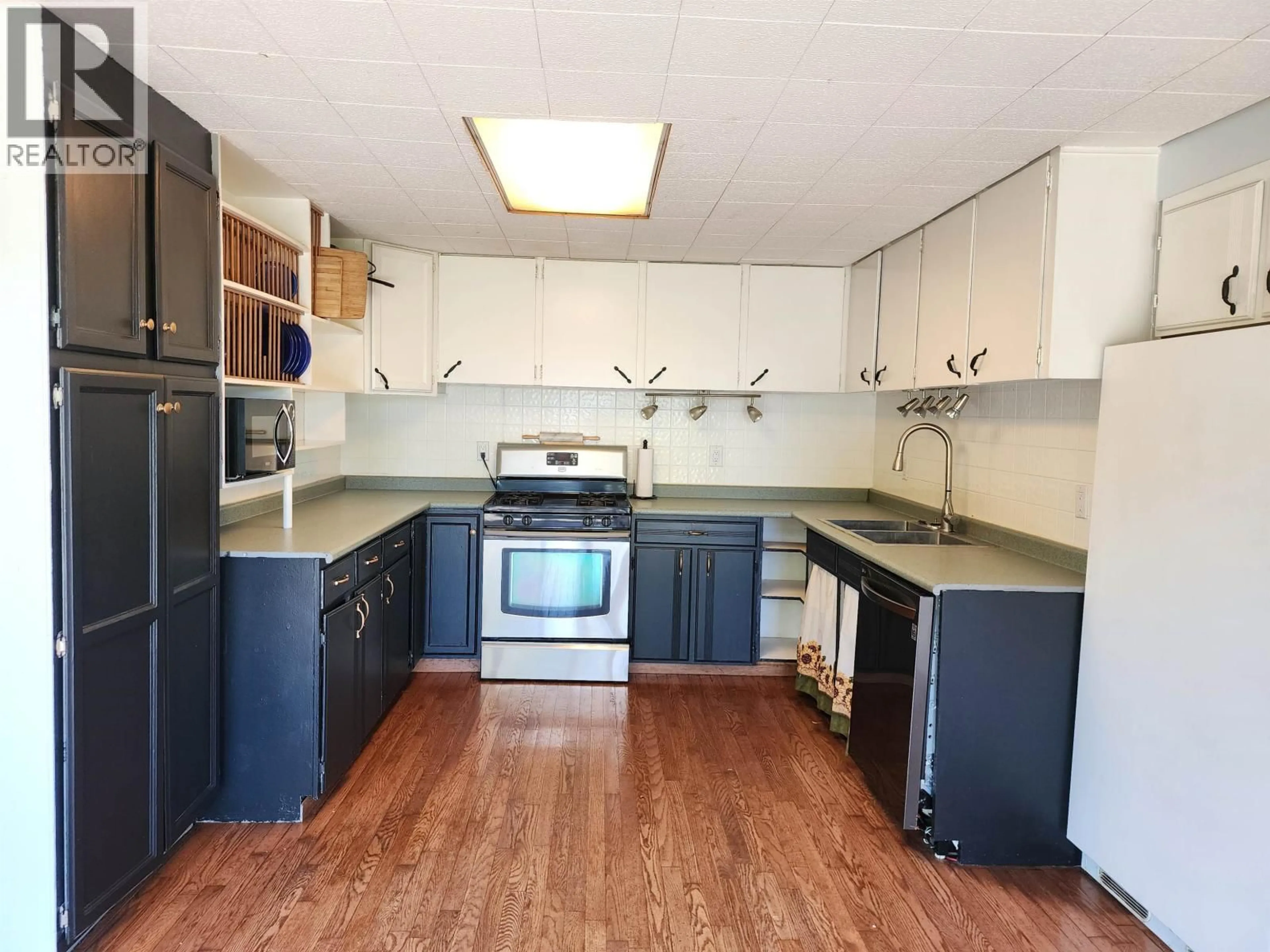 Standard kitchen, unknown for 4657 PIONEER ROAD, Quesnel British Columbia V2J6P7