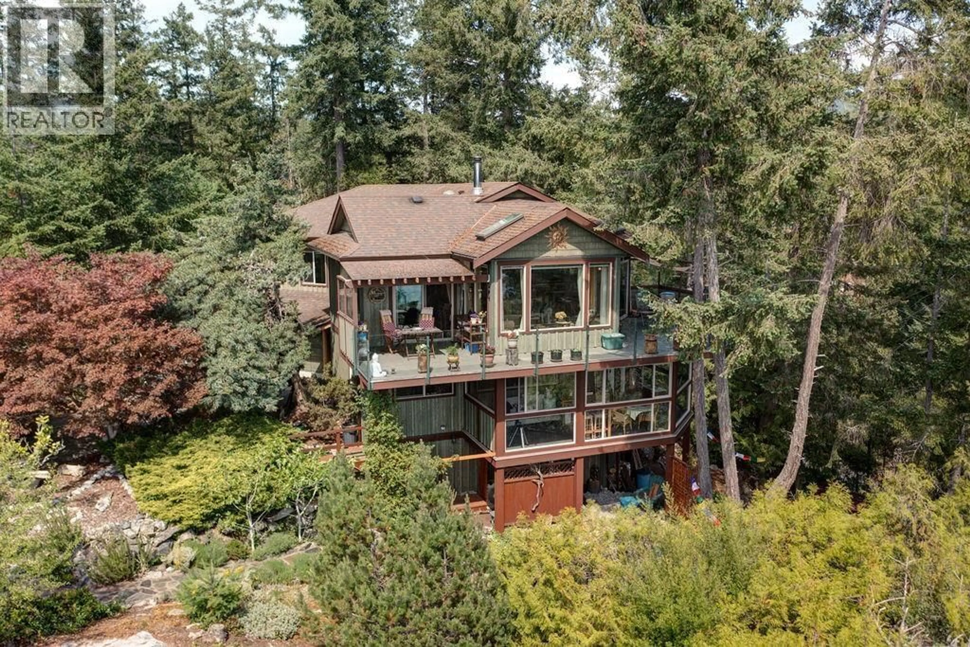 A pic from outside/outdoor area/front of a property/back of a property/a pic from drone, water/lake/river/ocean view for 5475 HYDAWAY PLACE, Halfmoon Bay British Columbia V7Z1B4