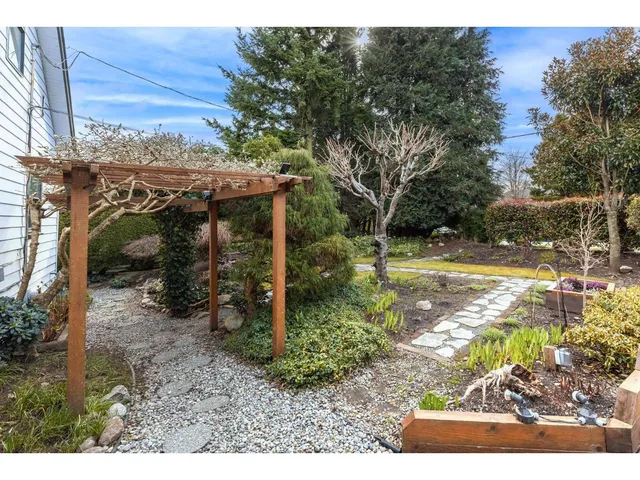 1196 HABGOOD STREET, White Rock 5