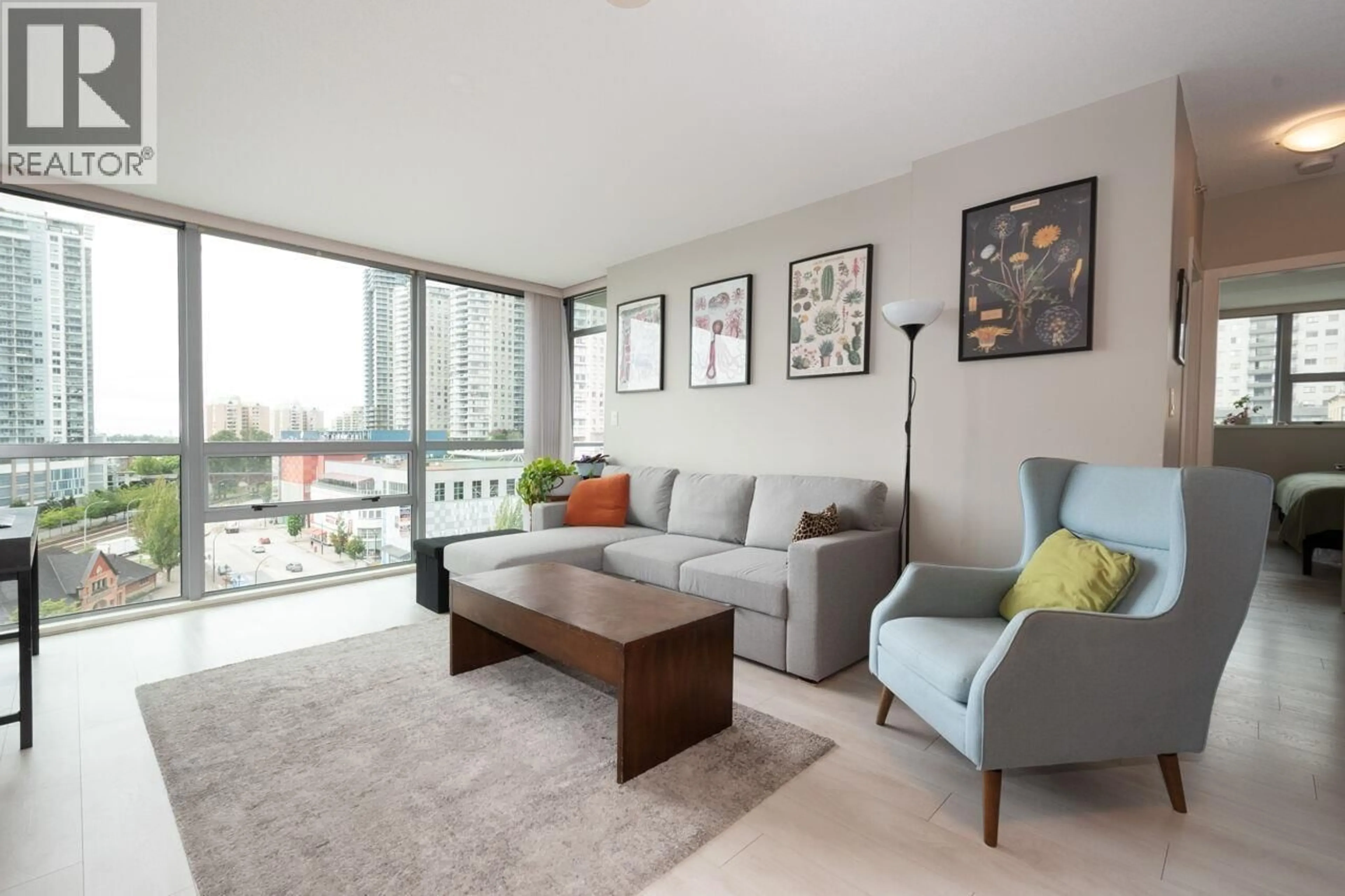 Living room with furniture, unknown for 902 - 14 BEGBIE STREET, New Westminster British Columbia V3M0C4