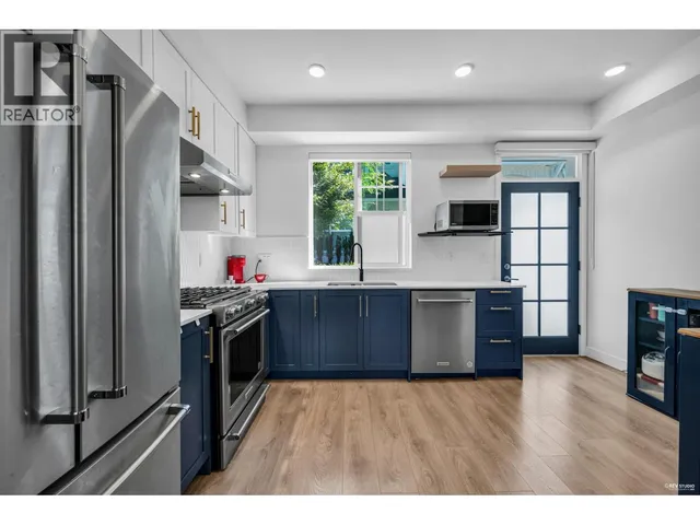 103 - 707 ROBINSON STREET, Coquitlam 3