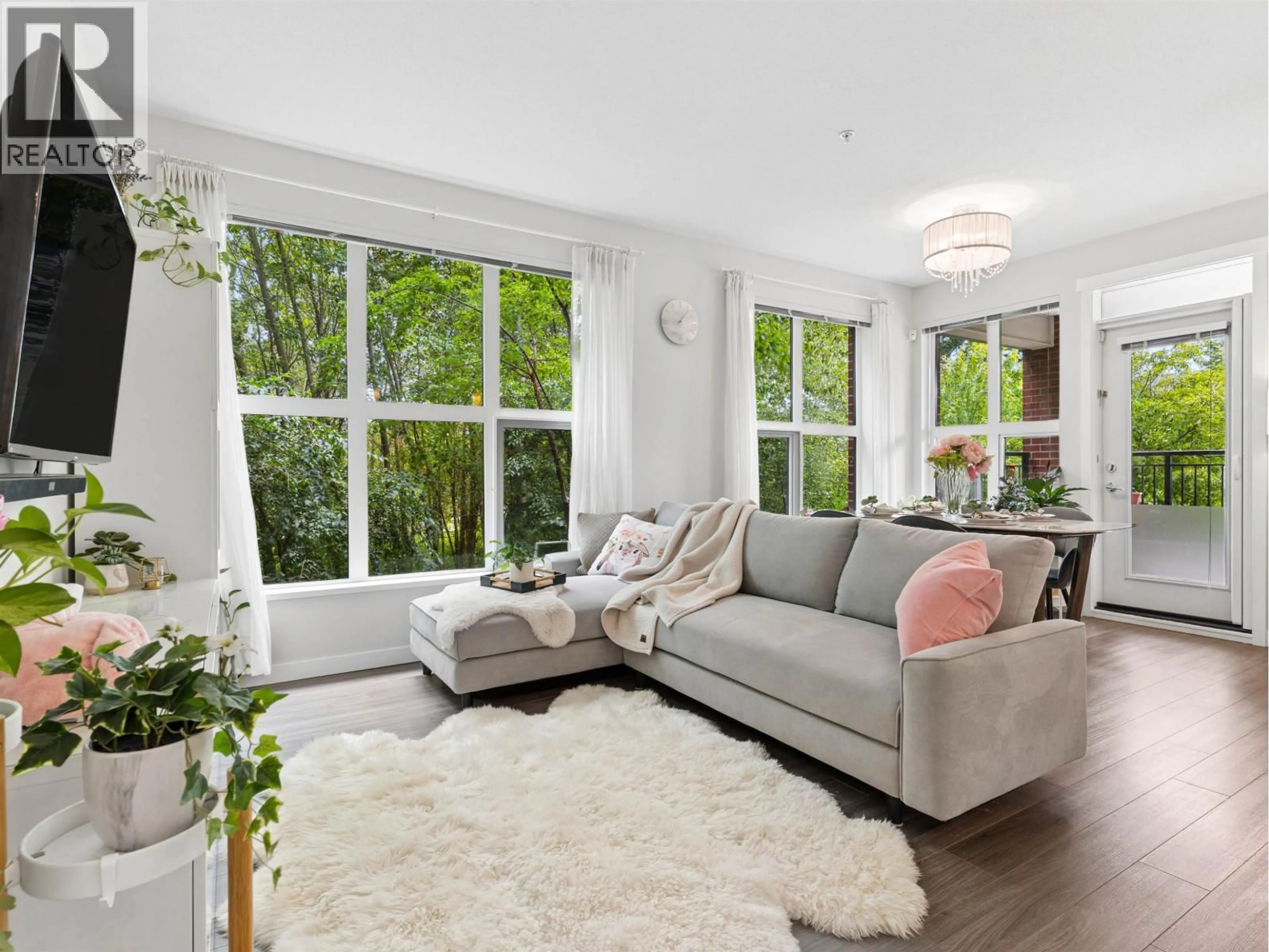 Living room with furniture, unknown for 133 - 9551 ALEXANDRA ROAD, Richmond British Columbia V6X0S6