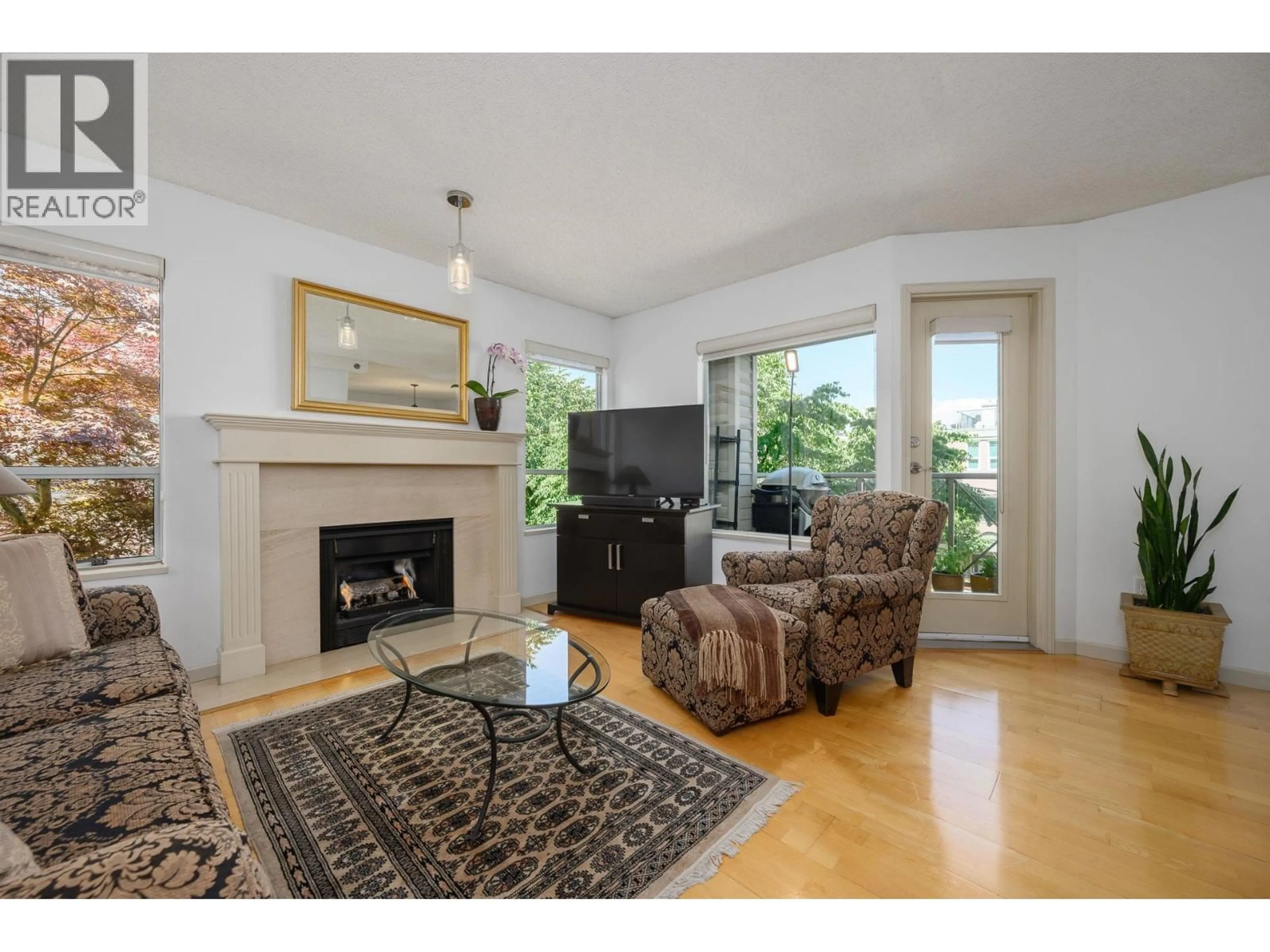 Living room with furniture, unknown for 212 - 910 8TH AVENUE, Vancouver British Columbia V5Z1E5