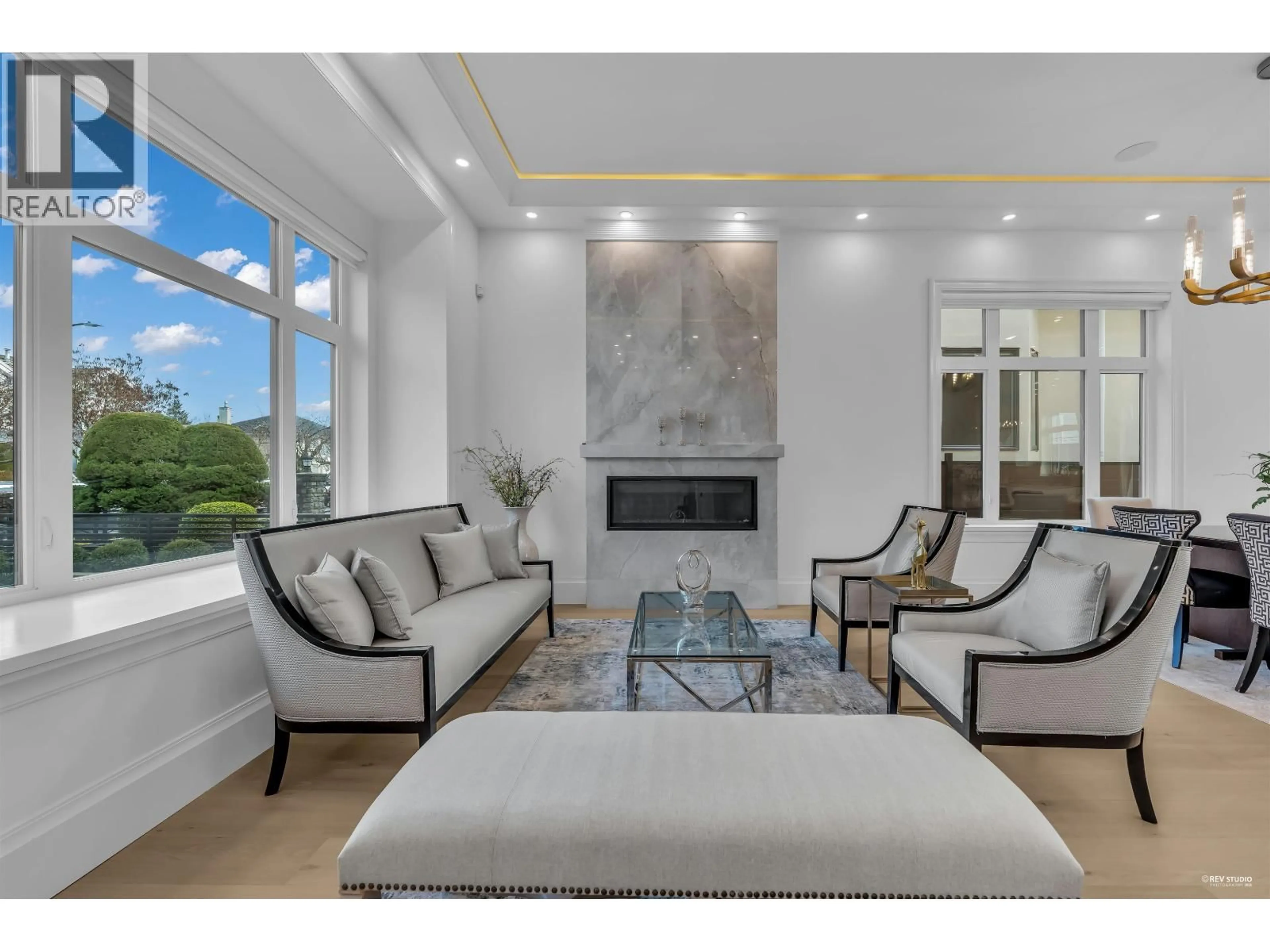 Living room with furniture, unknown for 2246 20TH AVENUE, Vancouver British Columbia V6L1G3