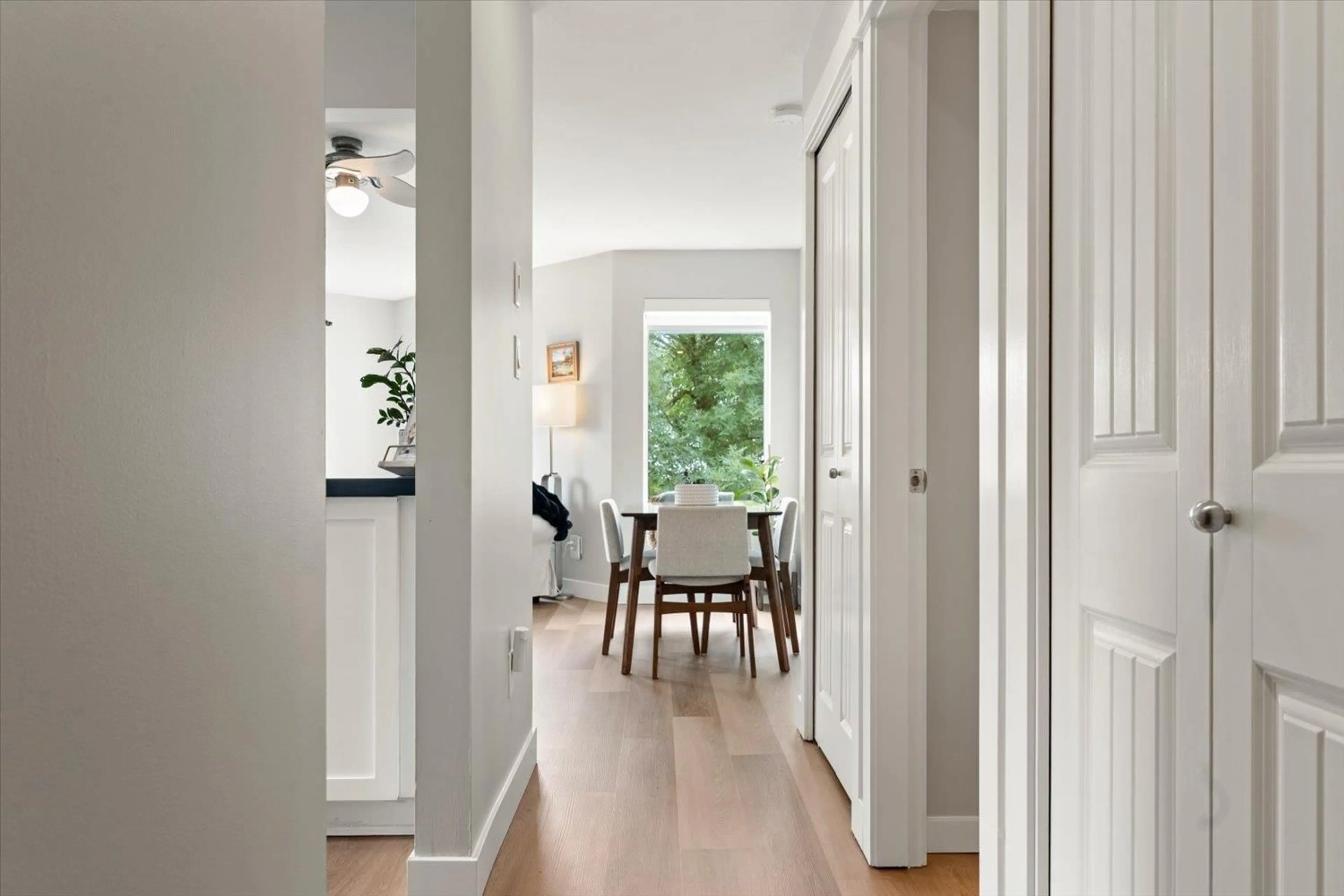 Indoor entryway for 222 - 32725 GEORGE FERGUSON WAY, Abbotsford British Columbia V2T5M5