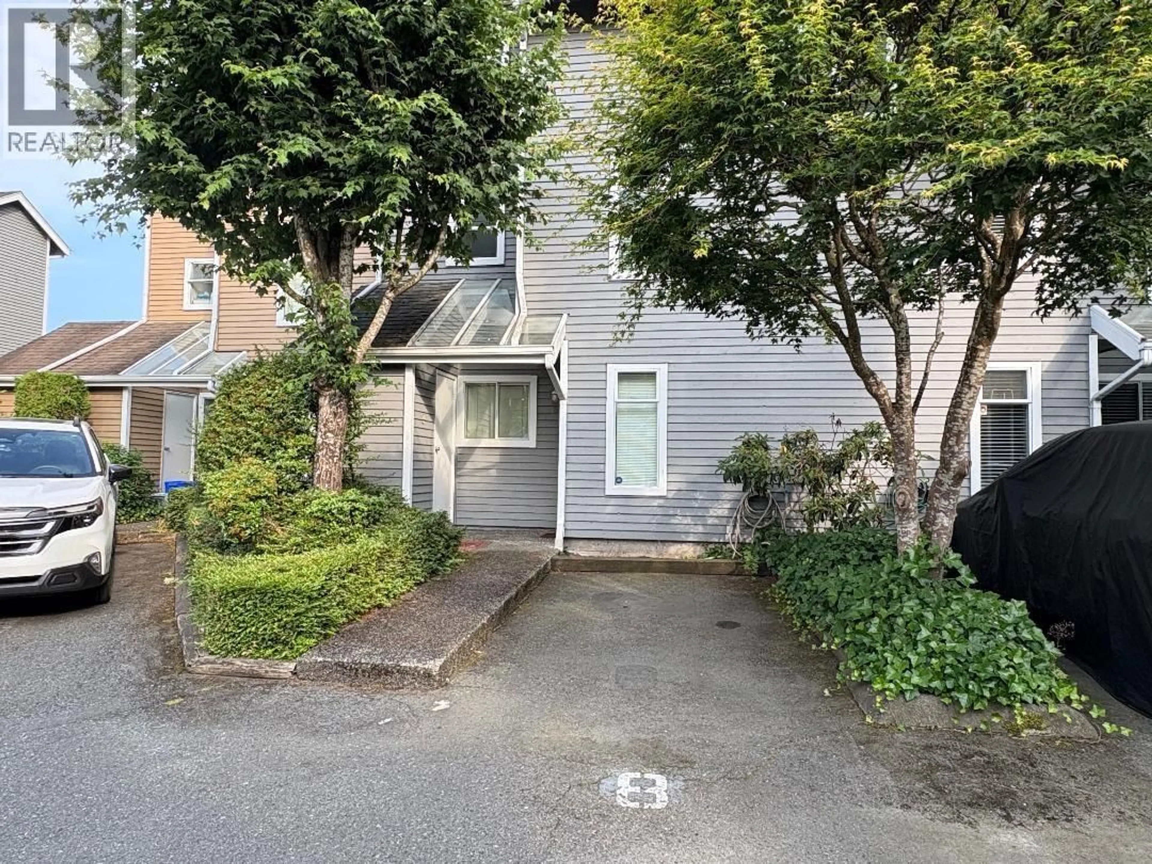 A pic from outside/outdoor area/front of a property/back of a property/a pic from drone, street for 8 - 7400 MINORU BOULEVARD, Richmond British Columbia V6Y3J5