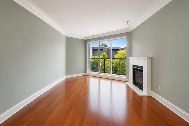 220 - 15210 PACIFIC AVENUE, White Rock 4