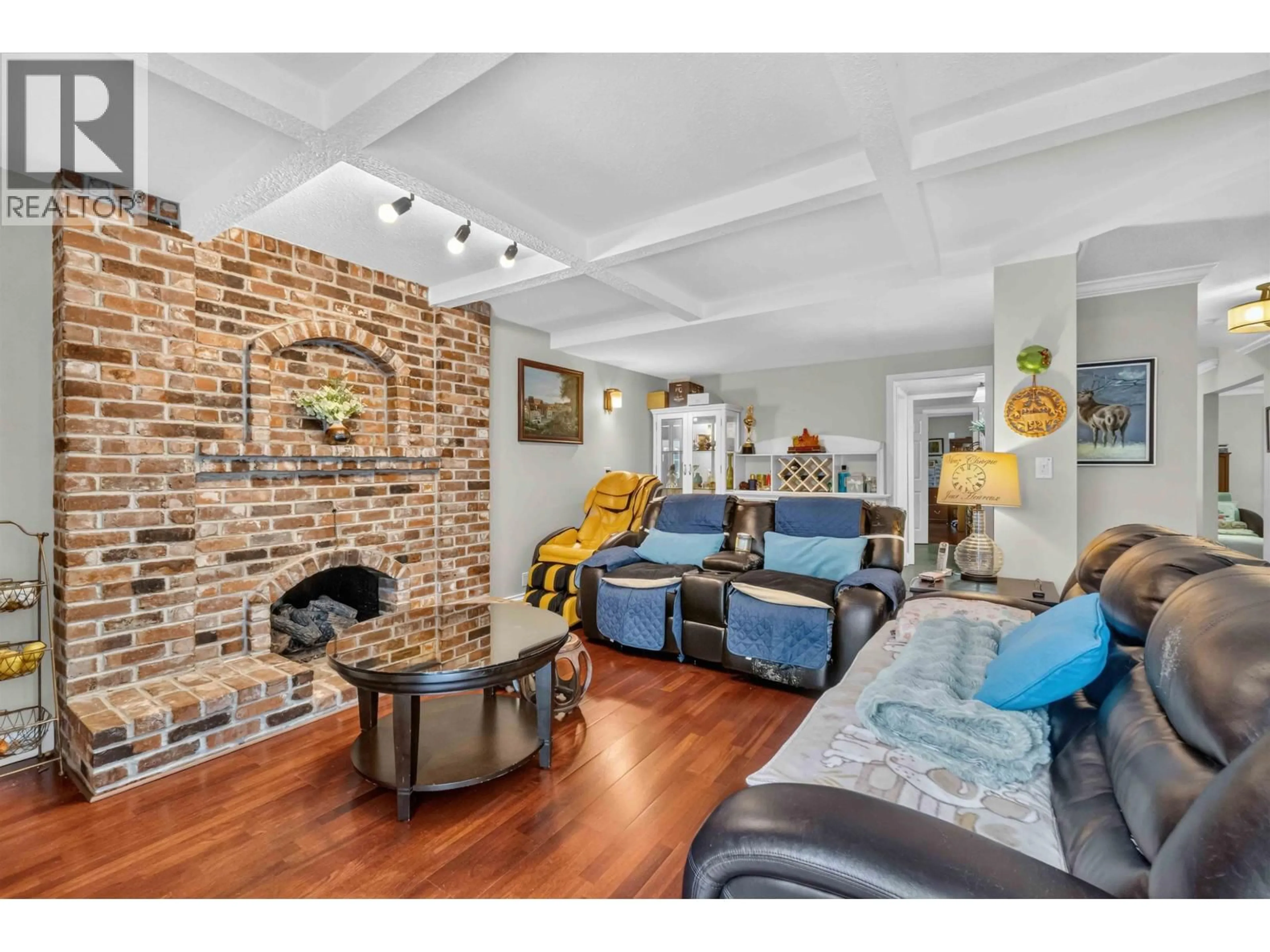 Living room with furniture, unknown for 5375 OPAL PLACE, Richmond British Columbia V7C5B4